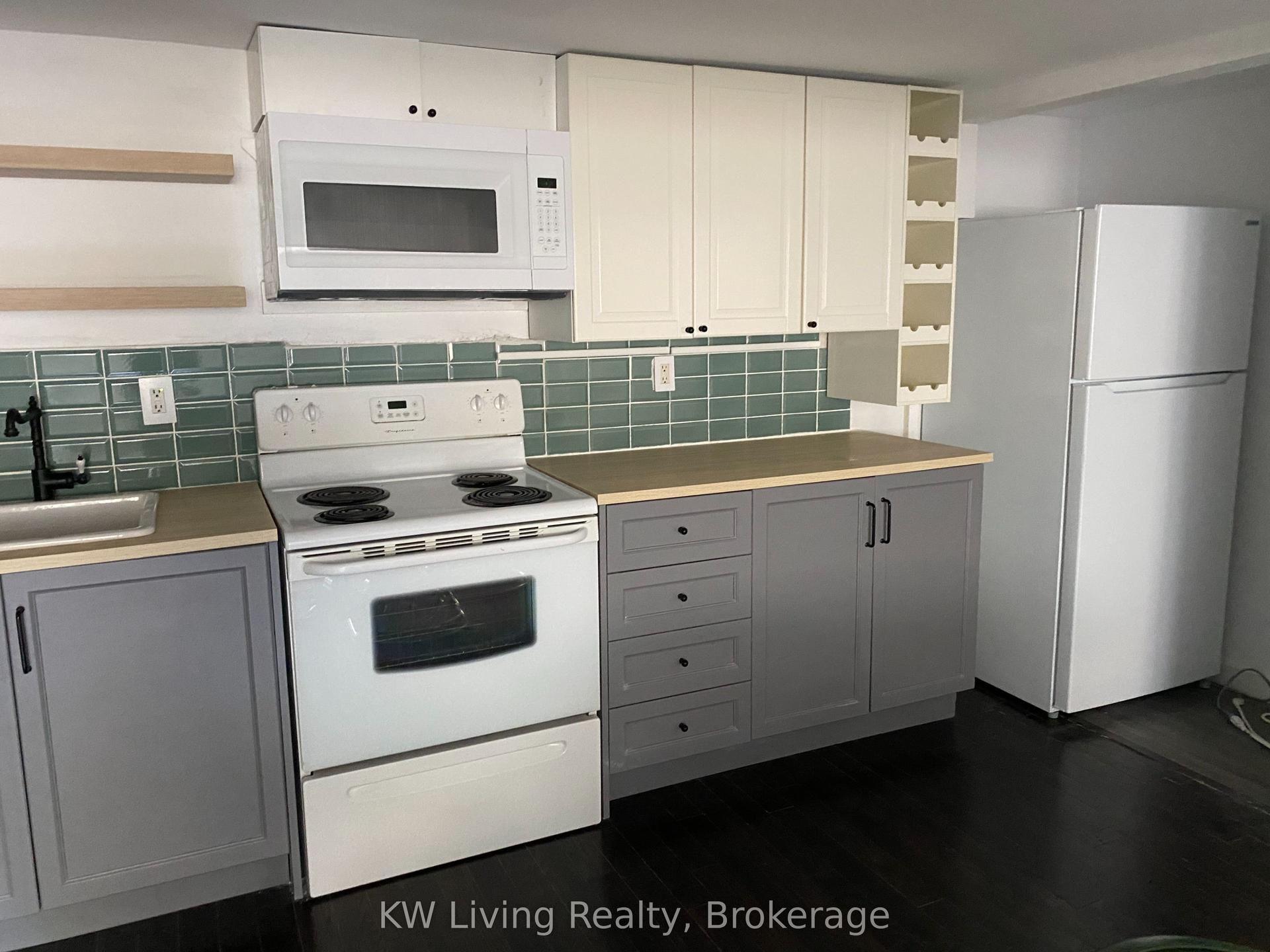 7 Glass Drive Lower #Lower, Aurora — Detached for lease, photo 1