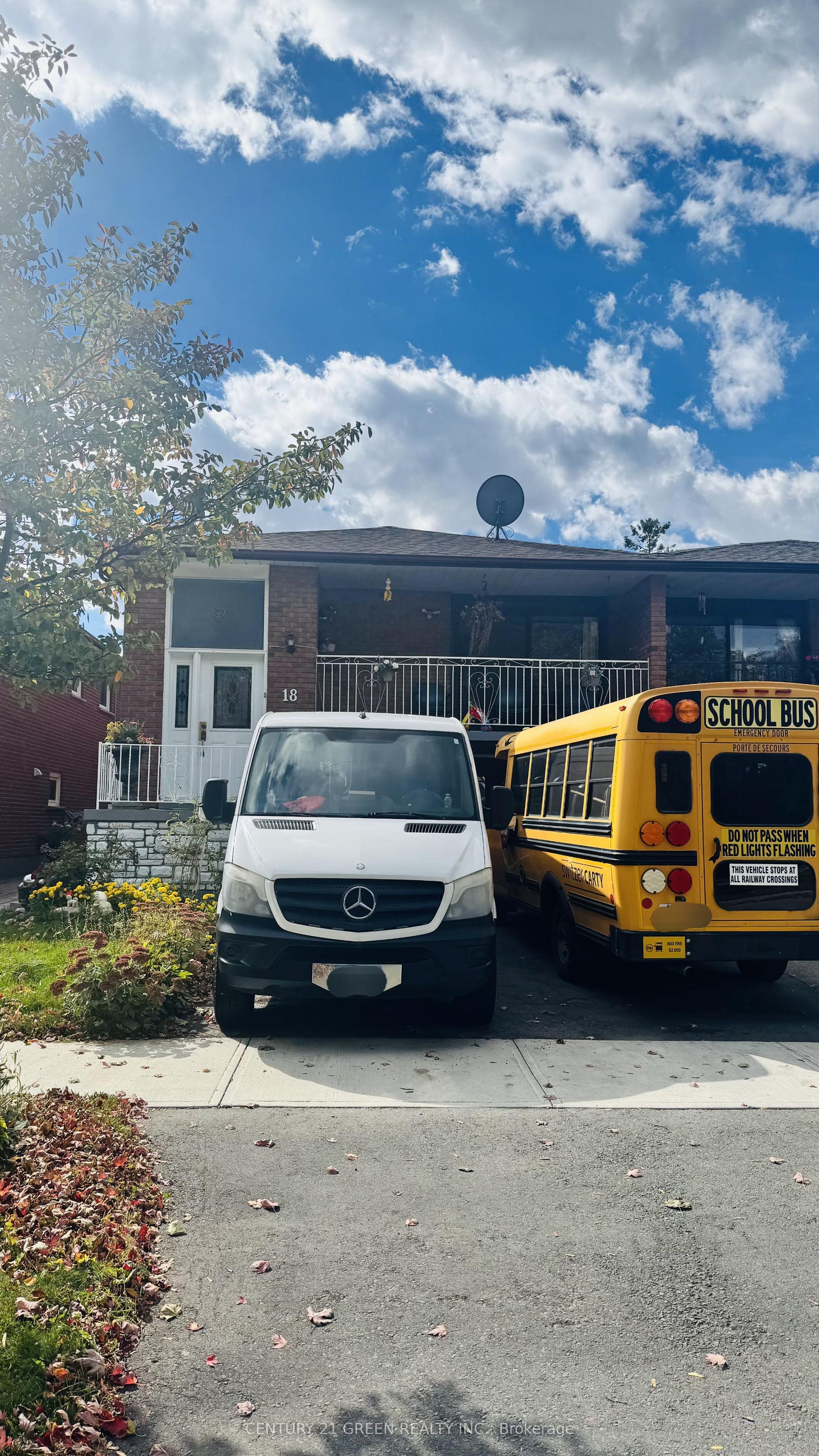 18 Curtis Drive, Brampton — Semi-Detached for sale, photo 1