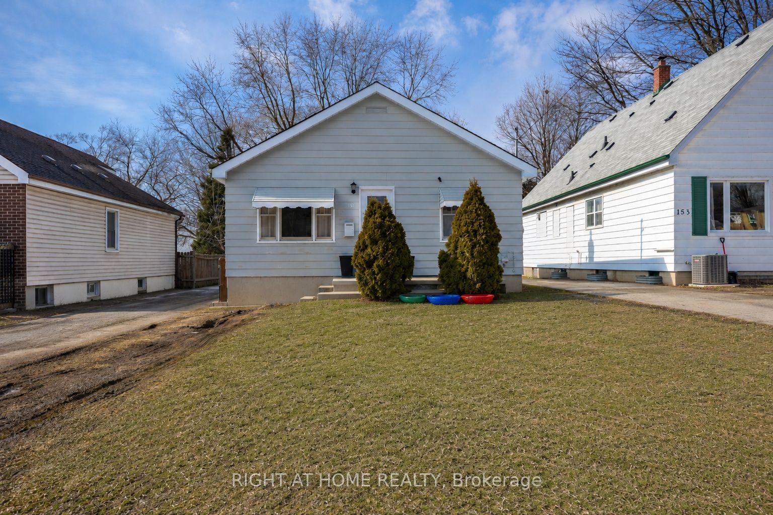 151 Hale Street, London East — Detached for sale, photo 1