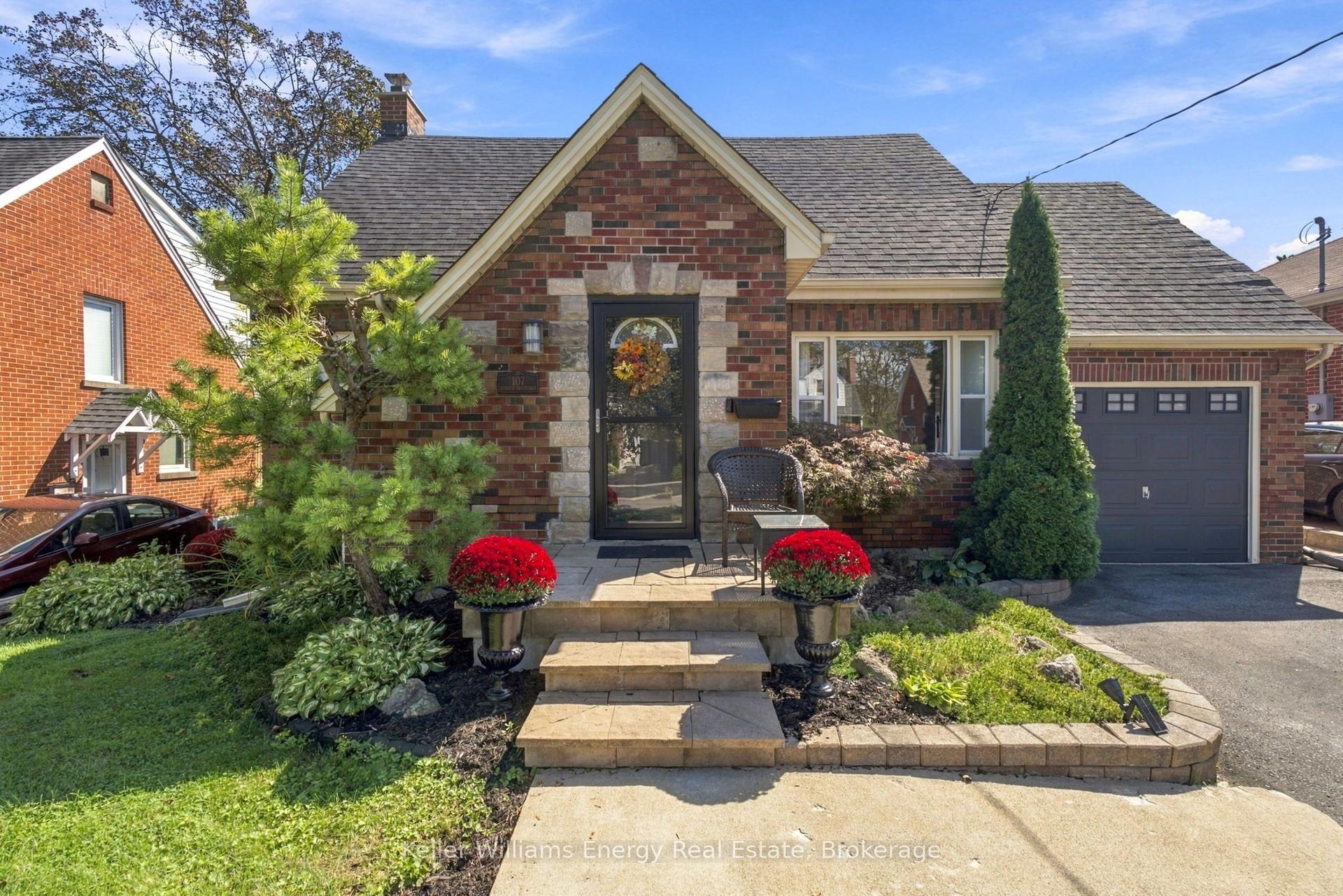 107 Sutherland Avenue, Oshawa — Detached for sale, photo 1