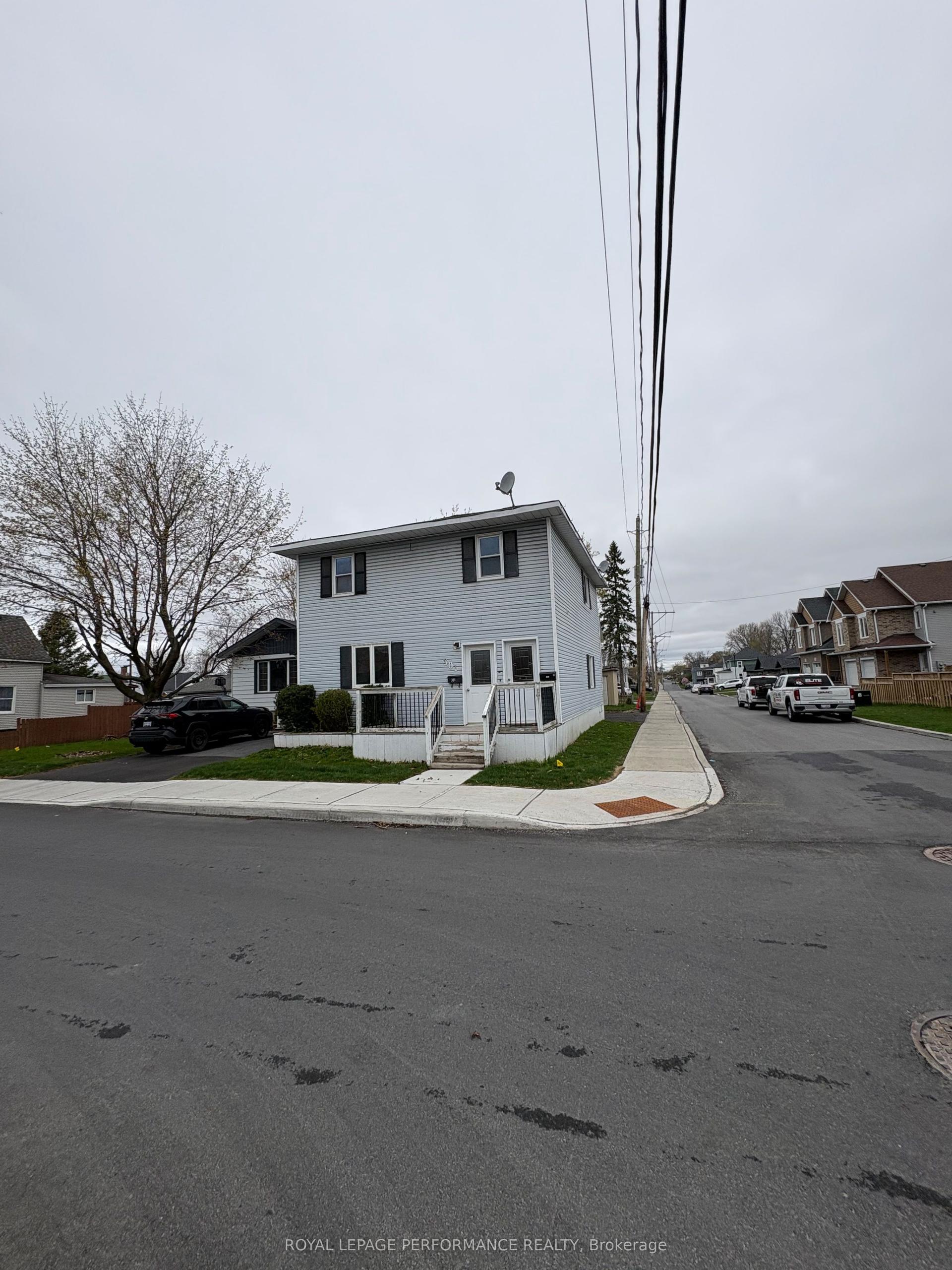 301 Third Street W — photo 1