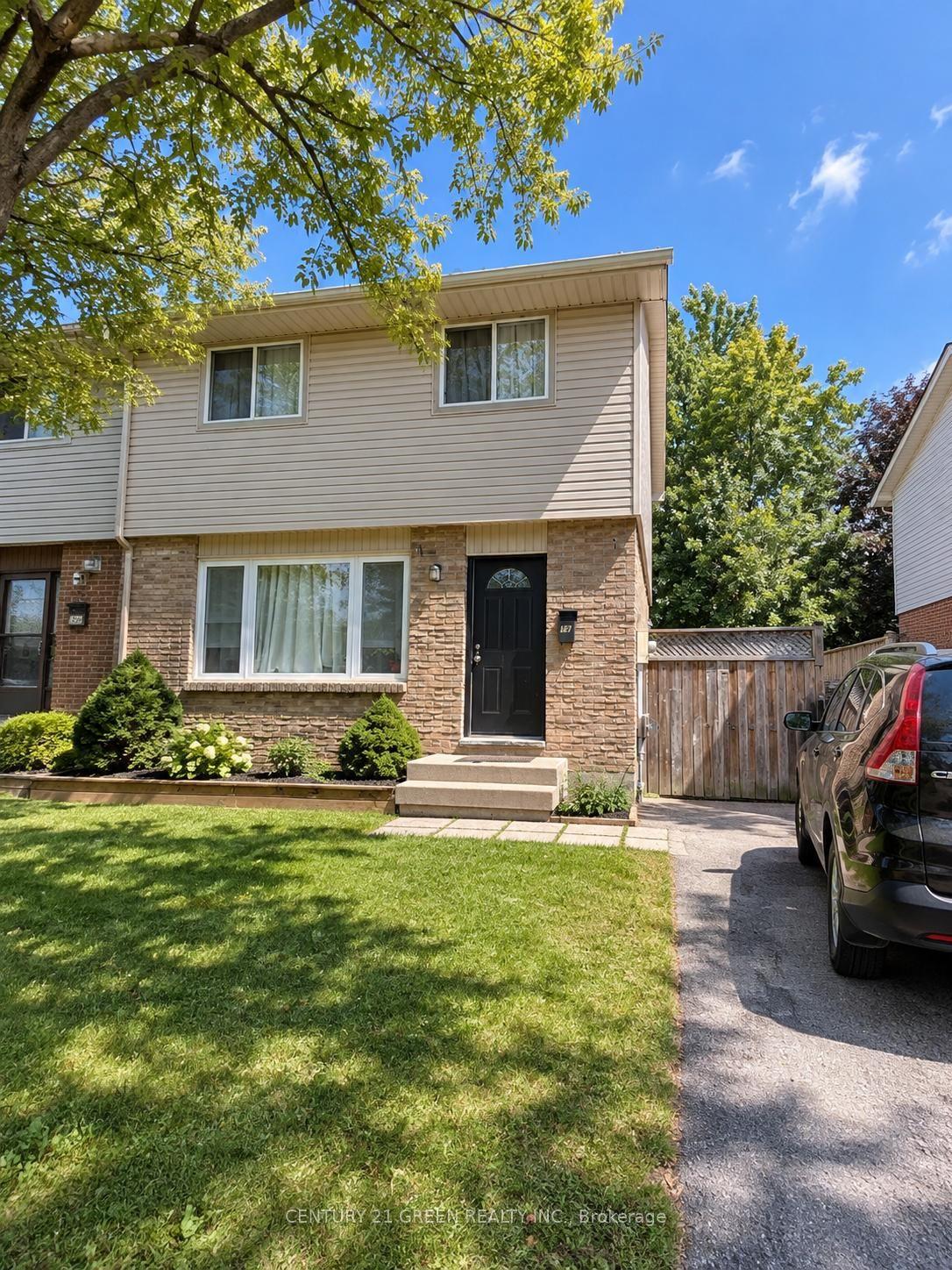 32 Elvira Crescent Main & 2nd #Main & 2nd, London South — Semi-Detached for lease, photo 1