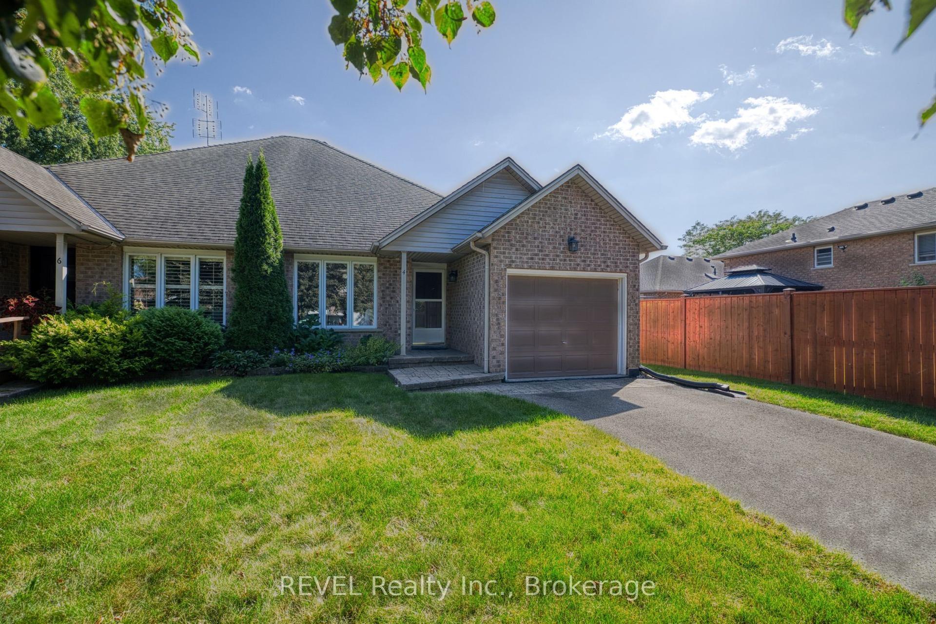 4 Saddler Street, Pelham — Semi-Detached for sale, photo 1