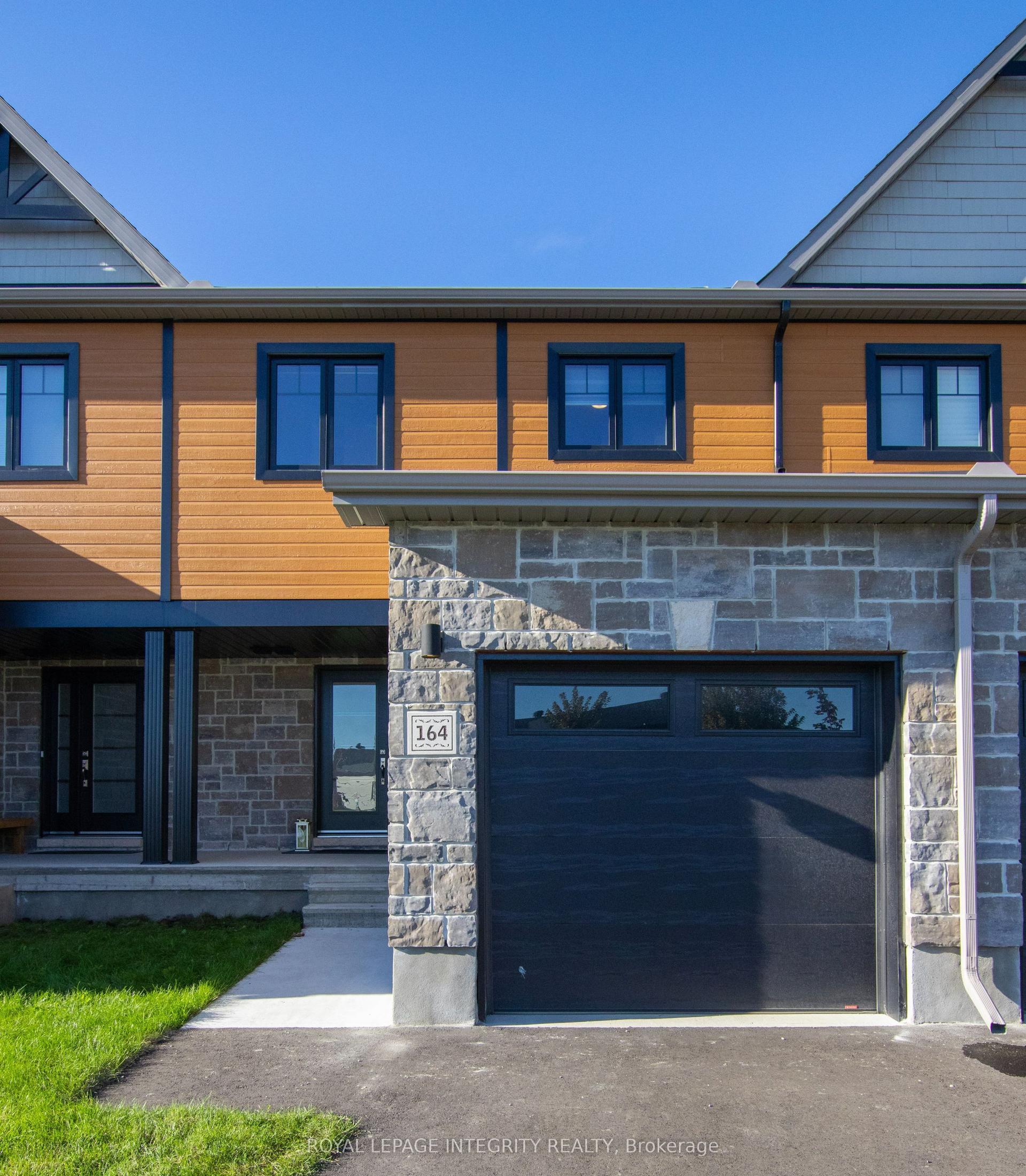 164 St-Malo Place, Russell — Townhouse for lease, photo 1