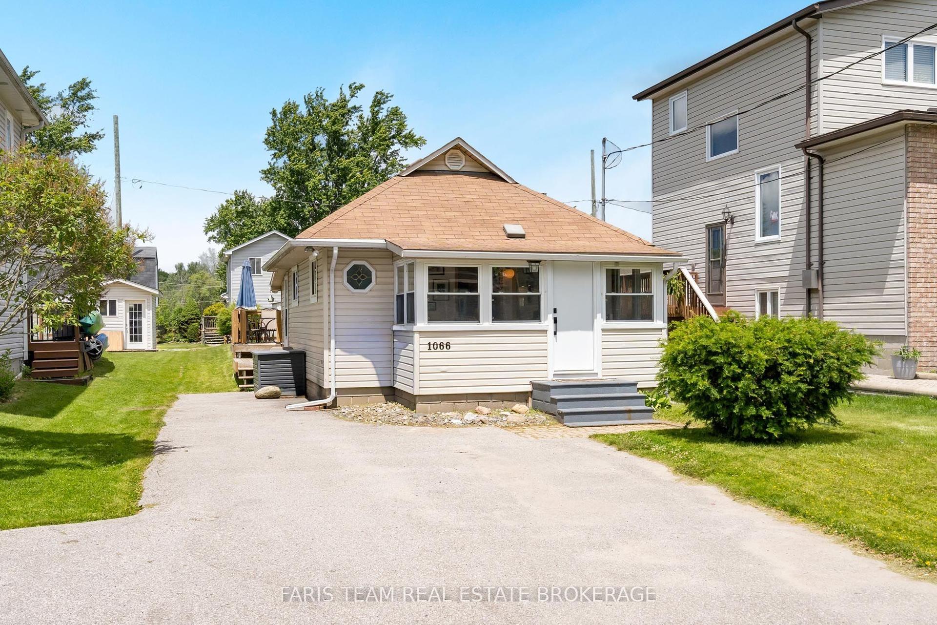 1066 Wood Street, Innisfil — Detached for sale, photo 1