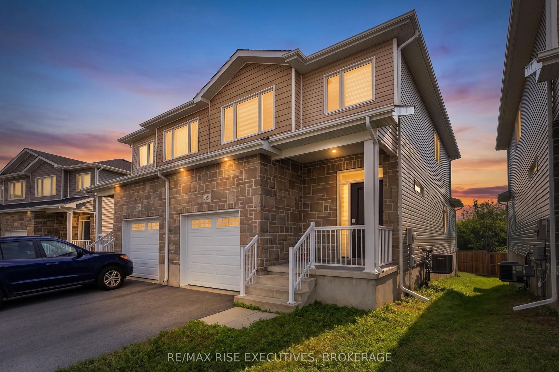1233 Max Crescent, Kingston — Semi-Detached for sale, photo 1