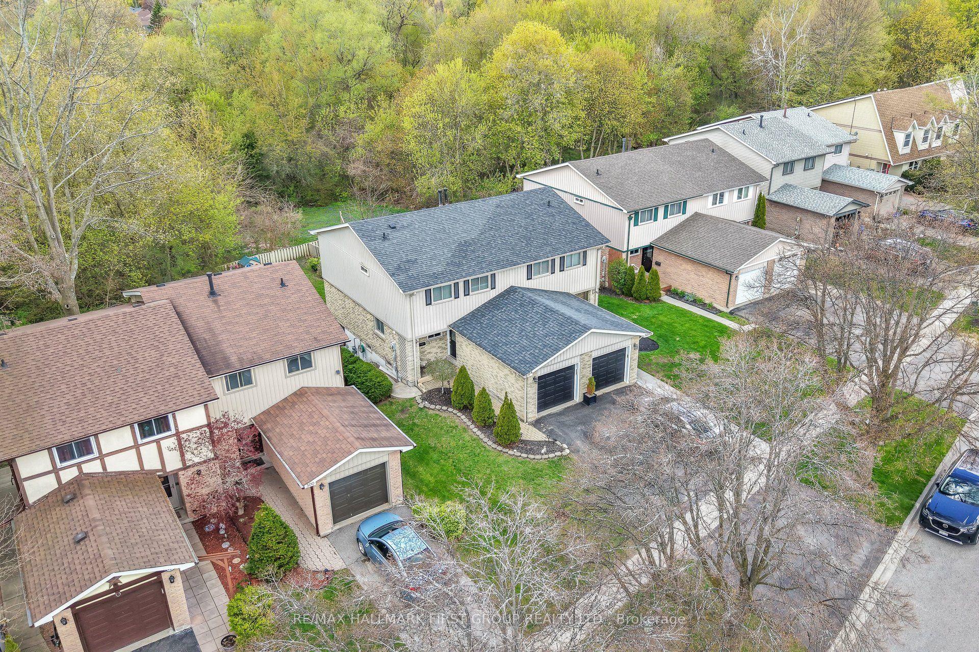 504 Camelot Drive — photo 1