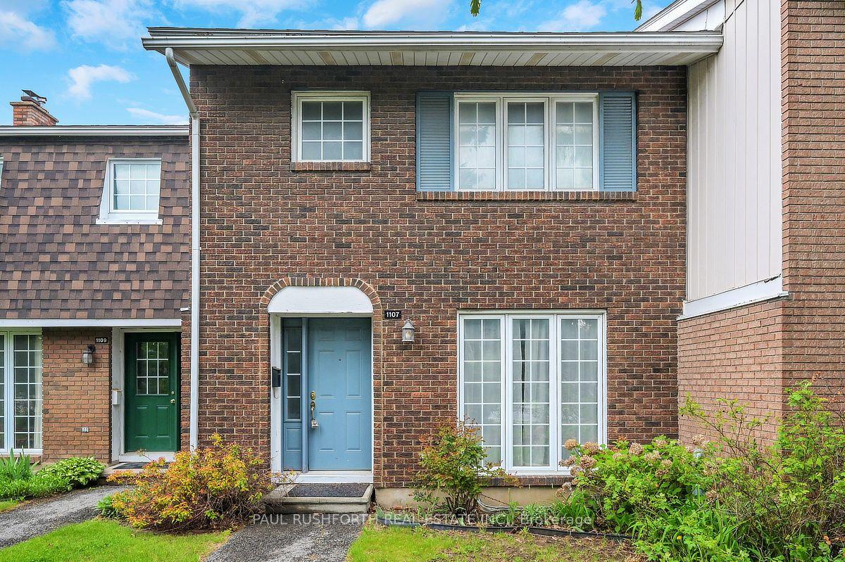 1107 Meadowlands Drive, Mooneys Bay - Carleton Heights and Area — Condo Town for sale, photo 1