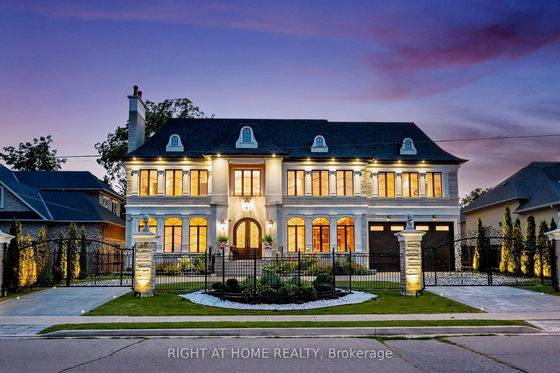 10 Yongeview Avenue, Richmond Hill — Detached for sale, photo 1