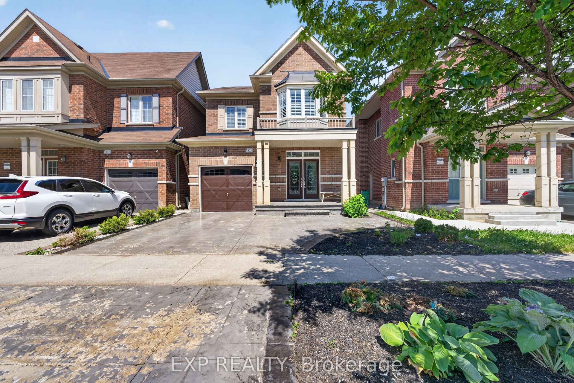 82 Humberstone Crescent — photo 1