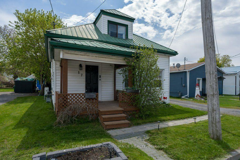 17 Meyers Street — photo 1
