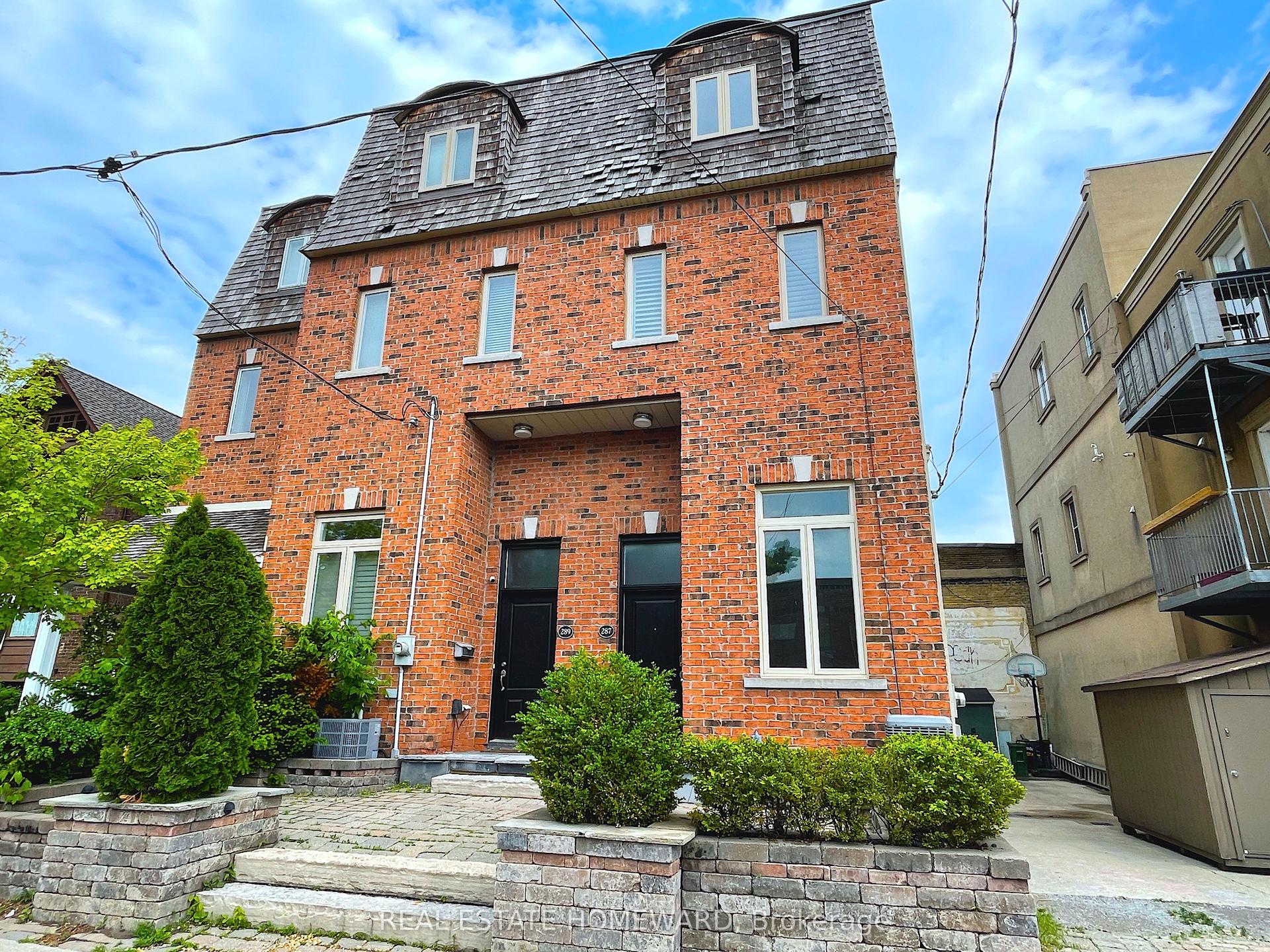 287 Kingswood Road, Toronto — Townhouse for lease, photo 1