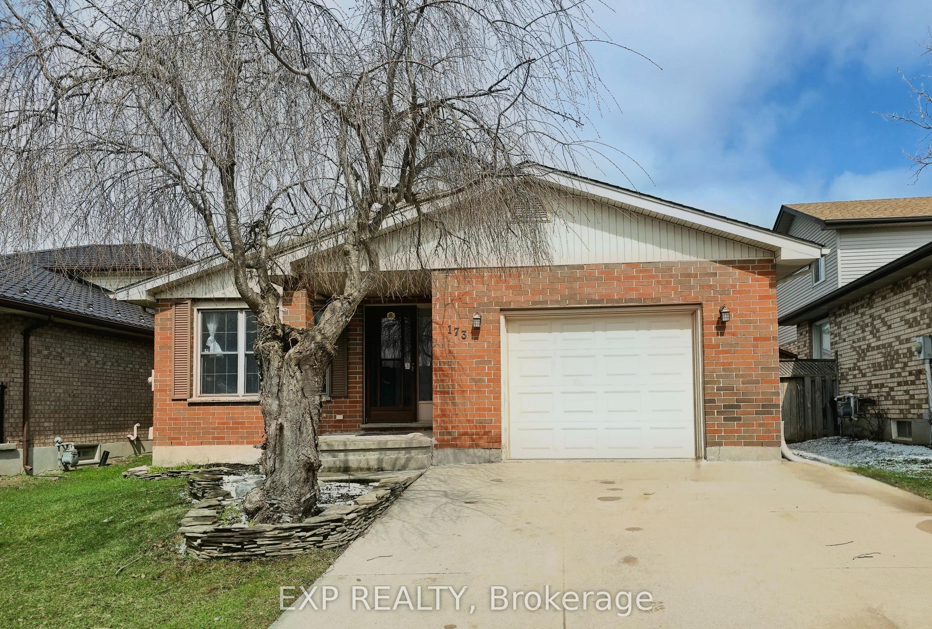 173 Ashley Crescent — photo 1