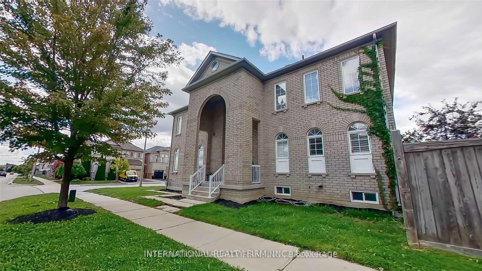 2 Dolce Crescent, Vaughan — Detached for lease, photo 1