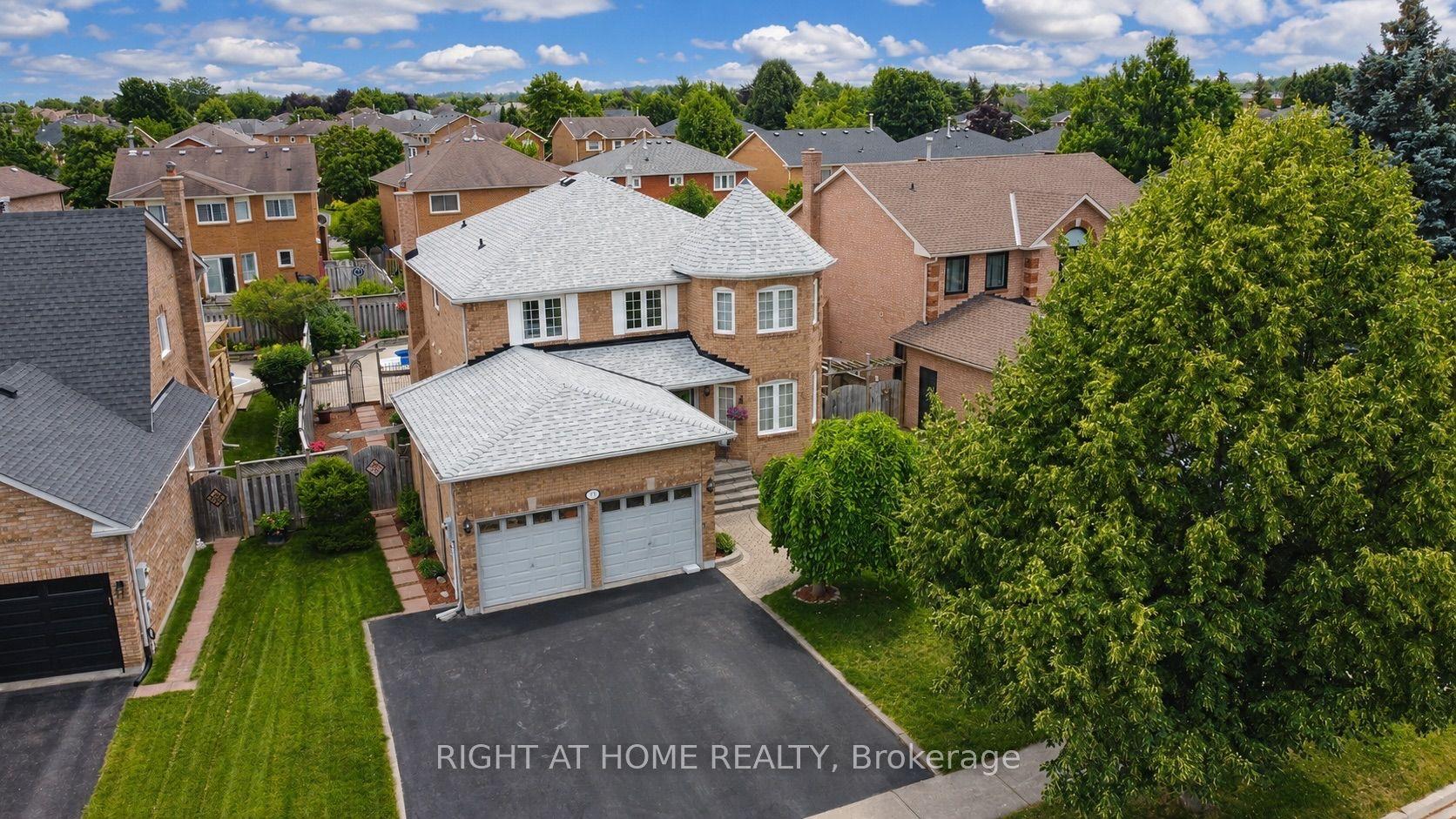 17 Eaton Street, Halton Hills — Detached for sale, photo 1
