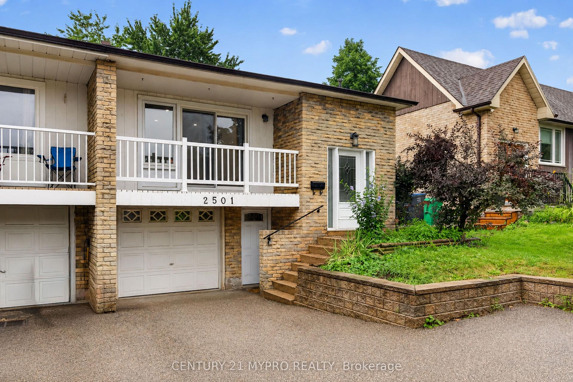 2501 Cobbinshaw Circle, Mississauga — Semi-Detached for sale, photo 1