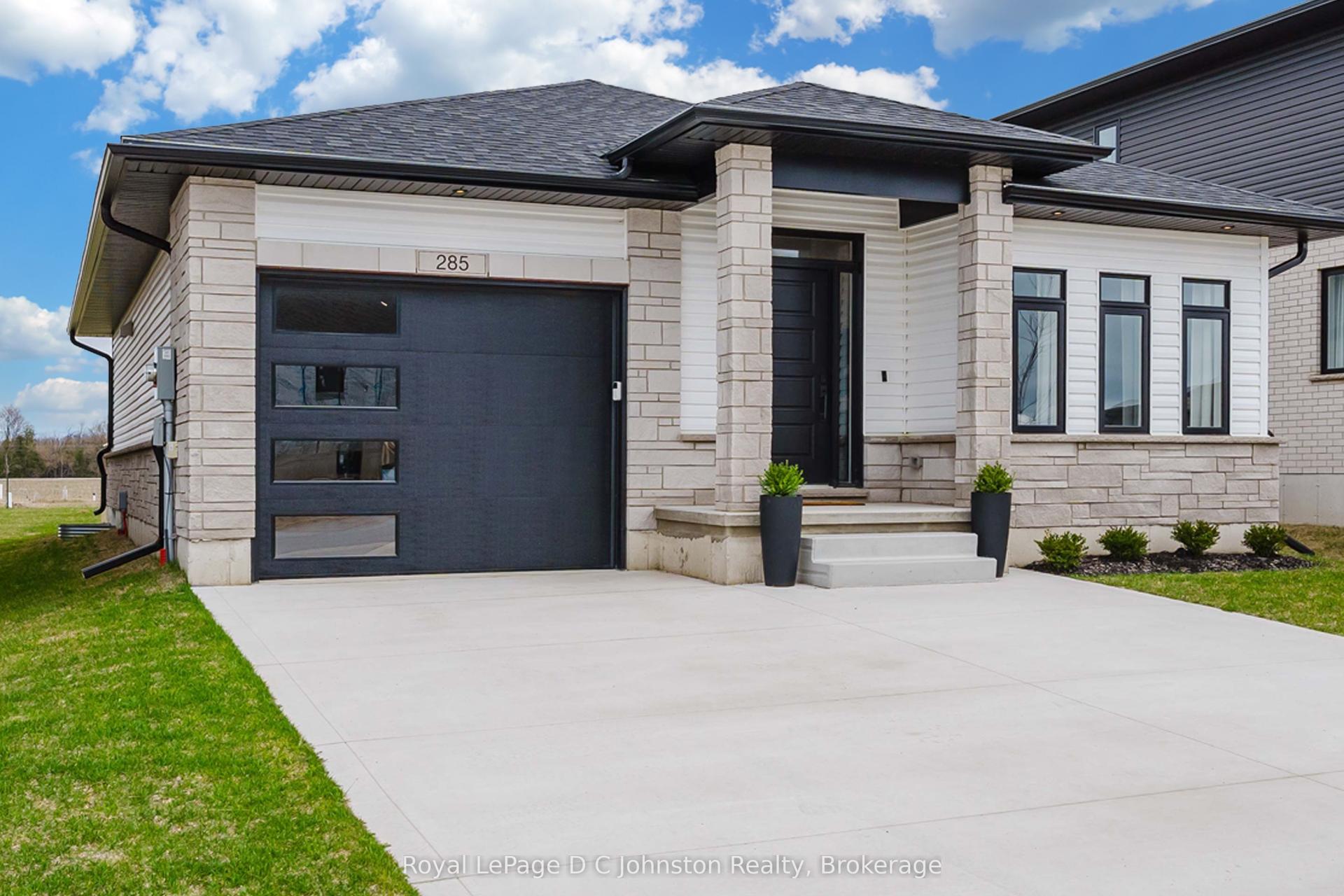 285 Mary Rose Avenue — photo 1