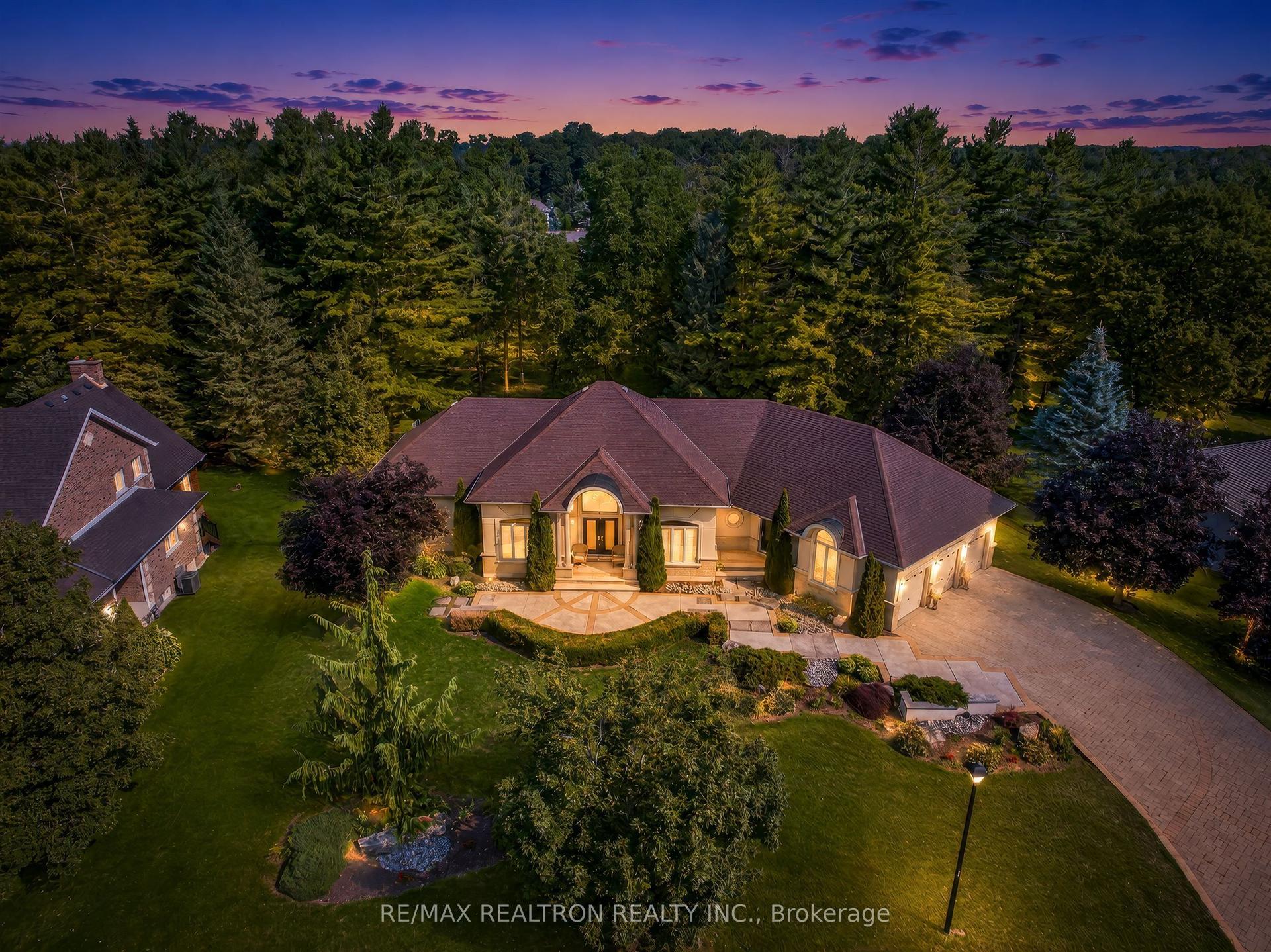 24 Maplehyrn Avenue, East Gwillimbury — Detached for sale, photo 1