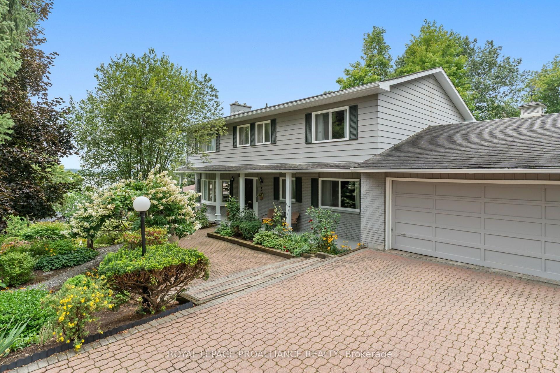 5 Rockcliffe Road, Brockville — Detached for sale, photo 1