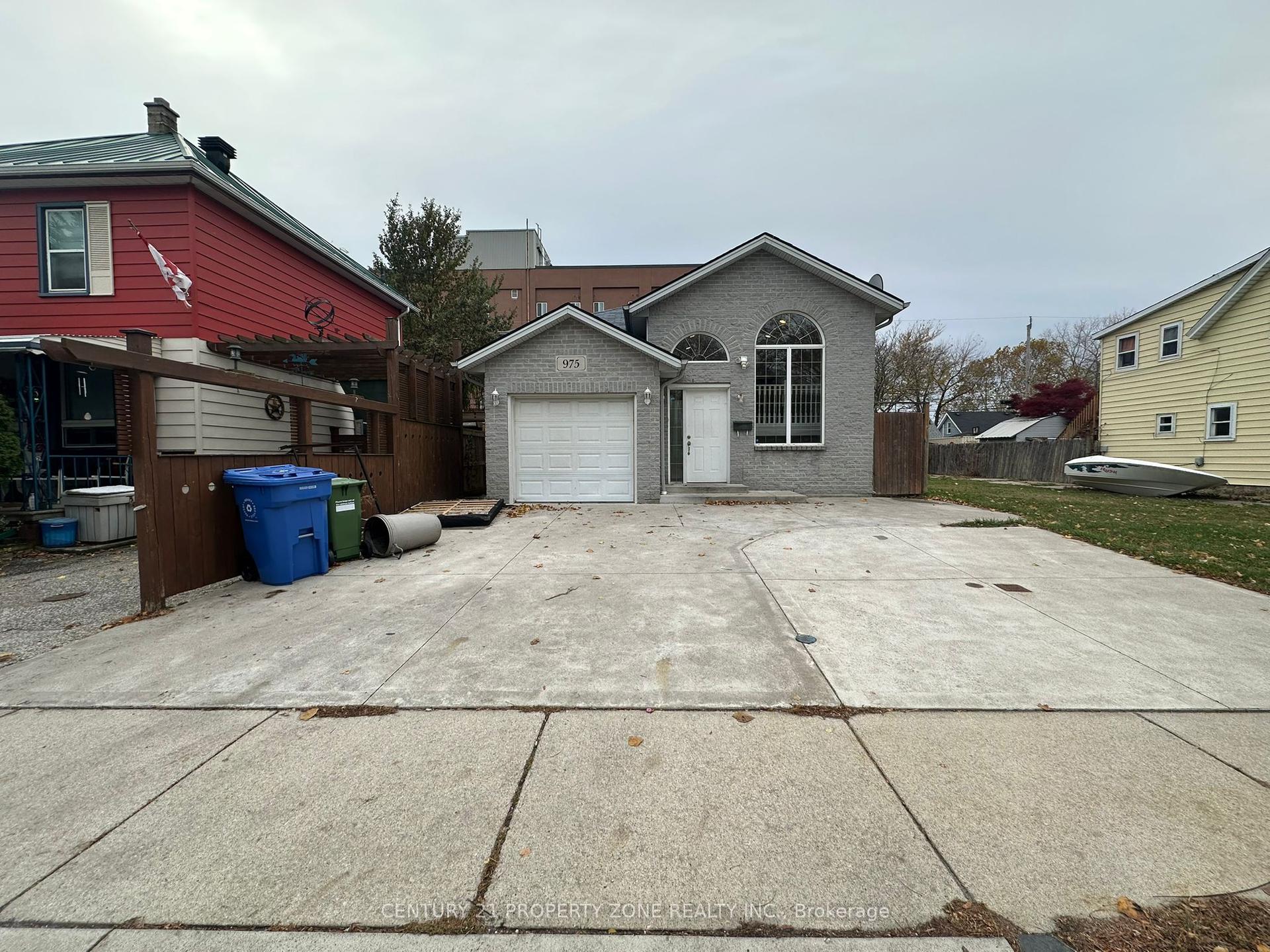 975 Albert Road, Windsor — Detached for sale, photo 1