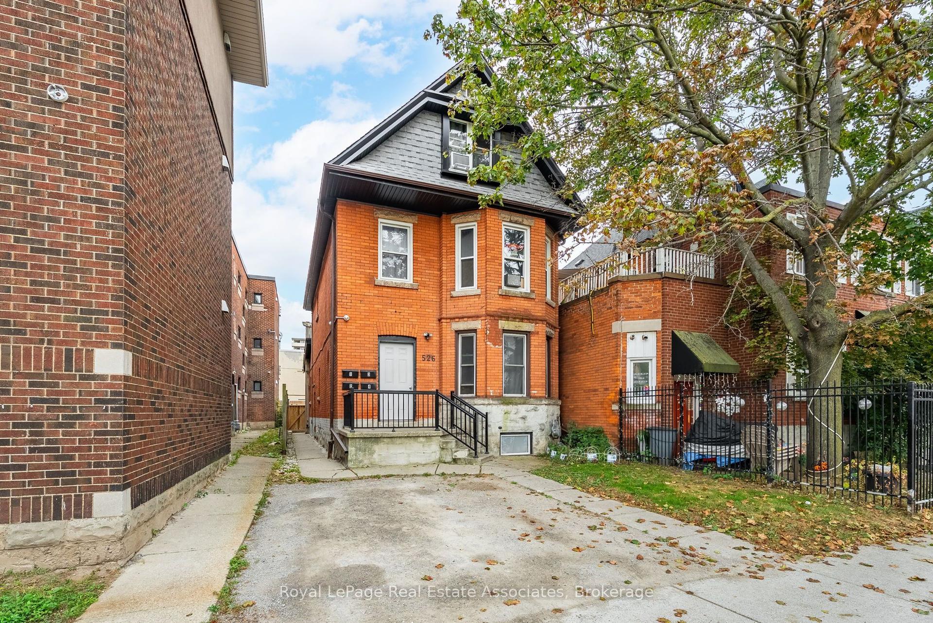 526 King Street E, Hamilton — Multiplex for sale, photo 1