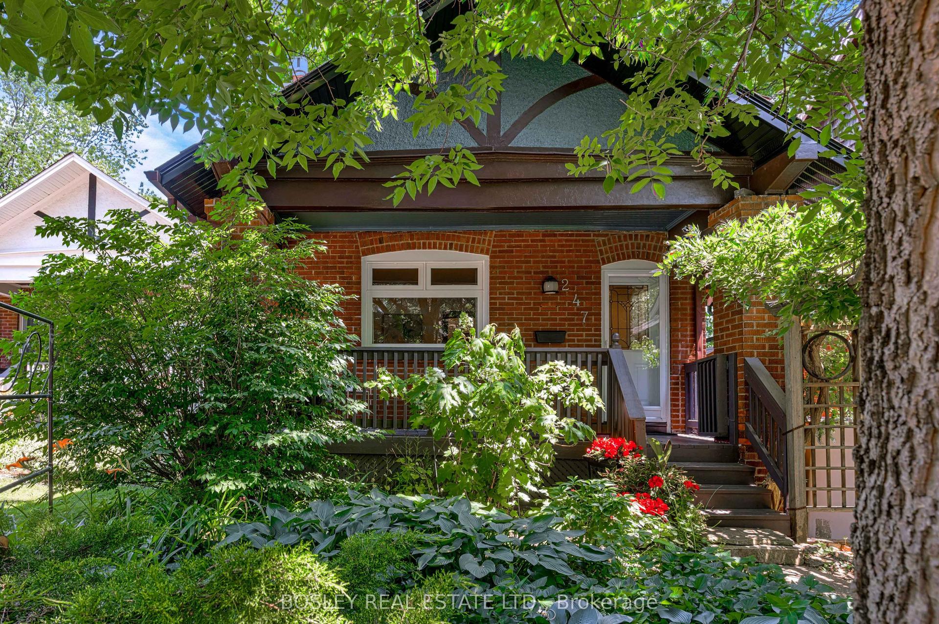 247 Gainsborough Road, Toronto — Detached for sale, photo 1