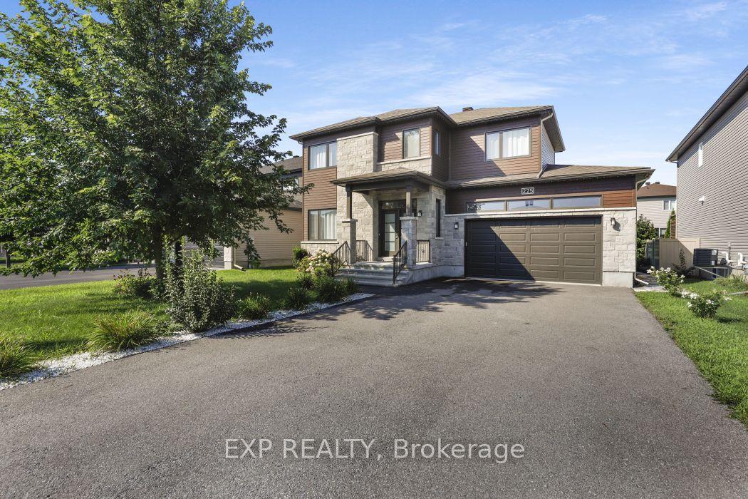 225 Sunset Crescent, Russell — Detached for sale, photo 1