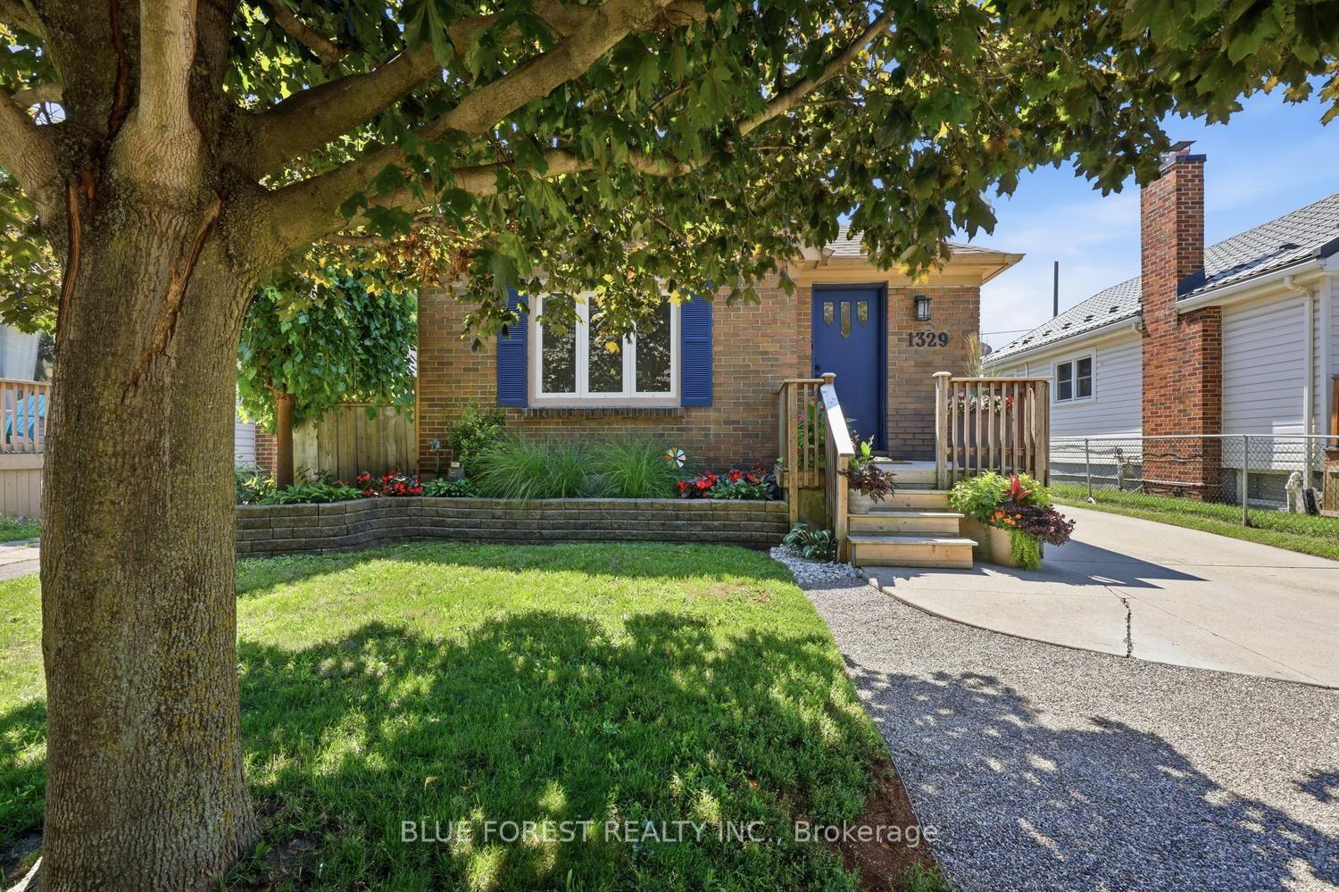 1329 Brydges Street, London East — Detached for sale, photo 1