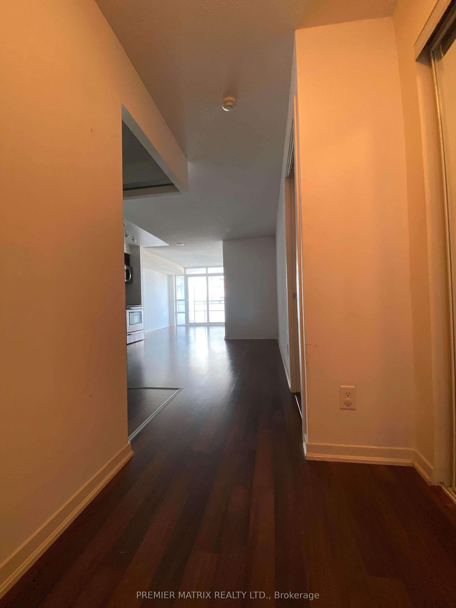 38 Joe Shuster Way 904 #904 — photo 1