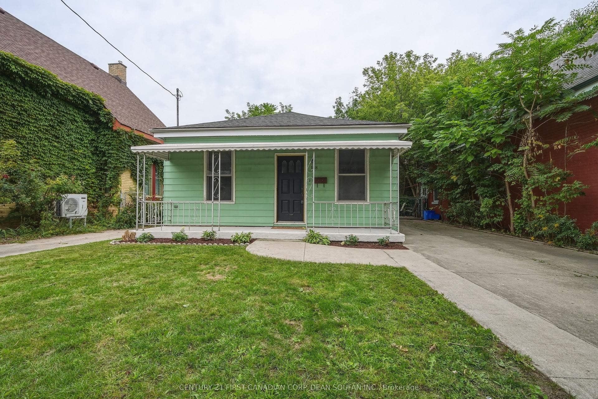 188 William Street, London East — Detached for sale, photo 1