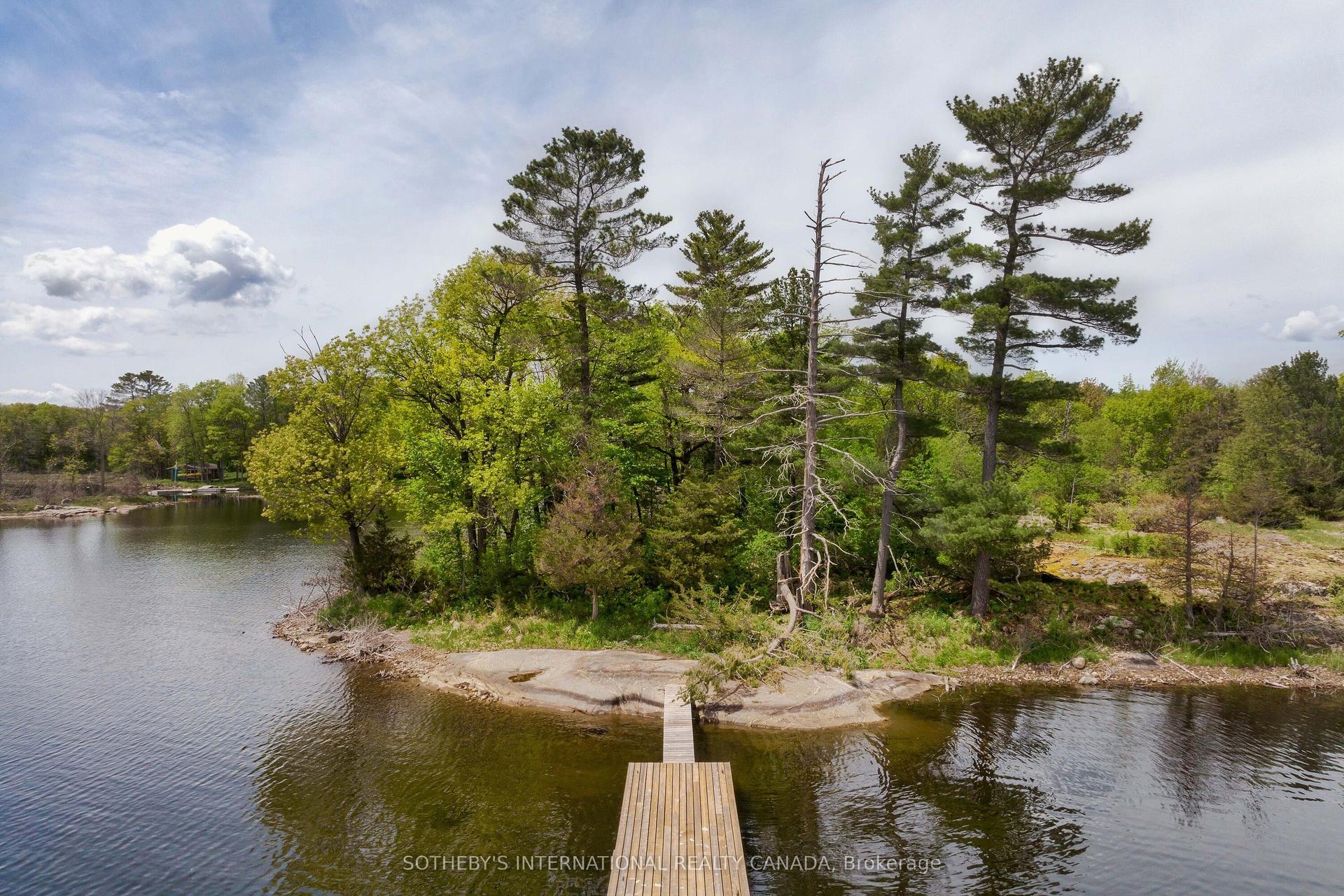 6 Island 626 Wild Goose Island — photo 1