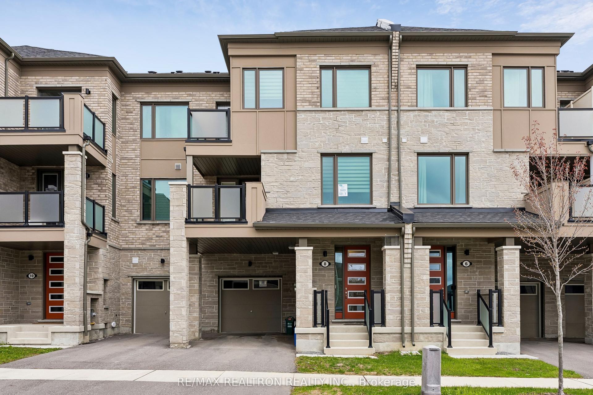 8 Thomas Frisby Jr Crescent — photo 1