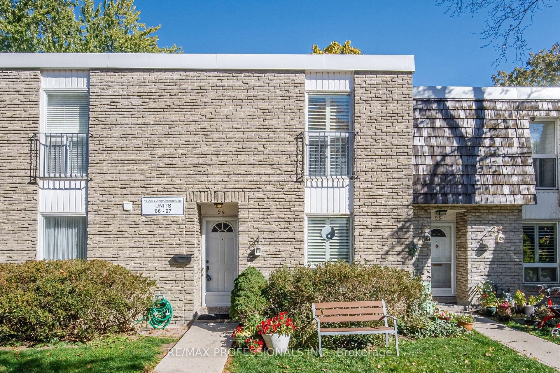65 Old Burnhamthorpe Road 94 #94, Toronto — Condo Town for sale, photo 1