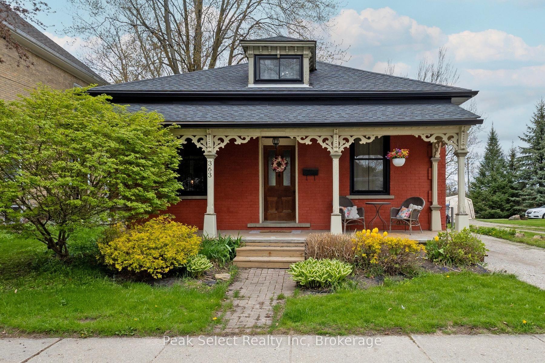 363 Queen Street E — photo 1