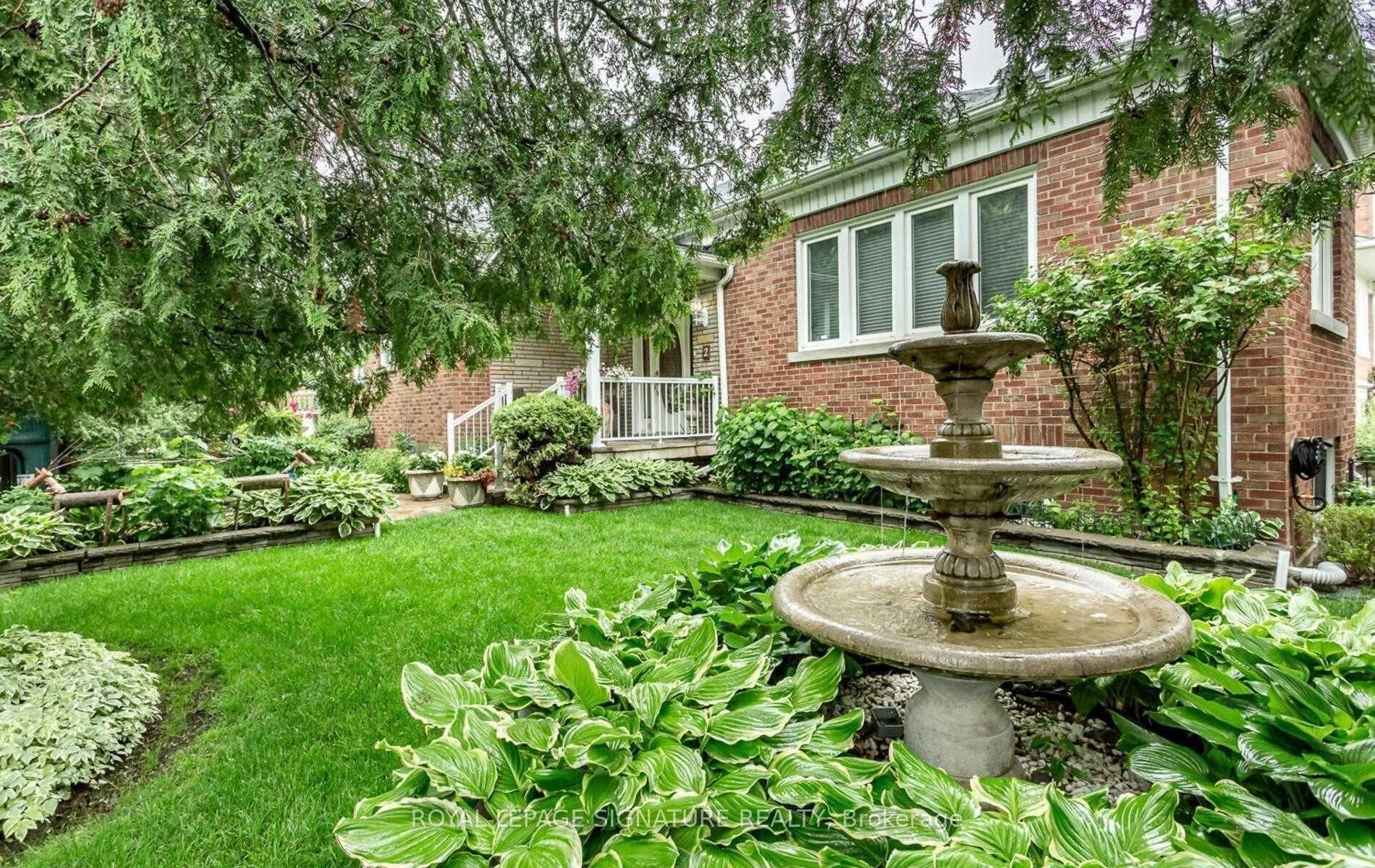 2 Hillcrest Drive, Toronto — Detached for lease, photo 1