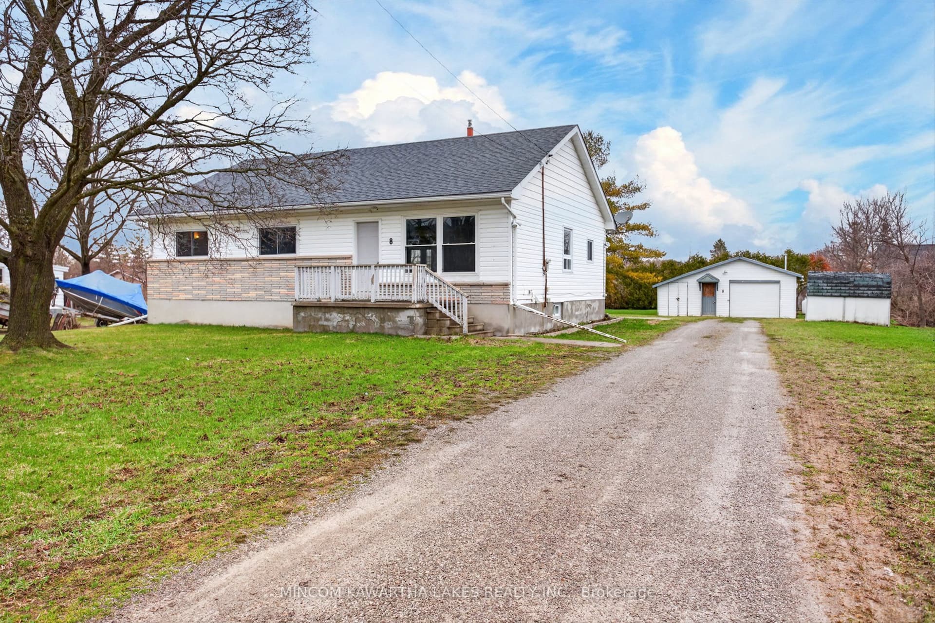 8 West Street N — photo 1