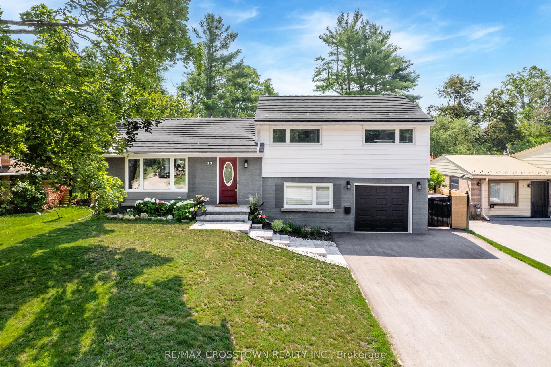 11 Castle Drive, Barrie — Detached for sale, photo 1