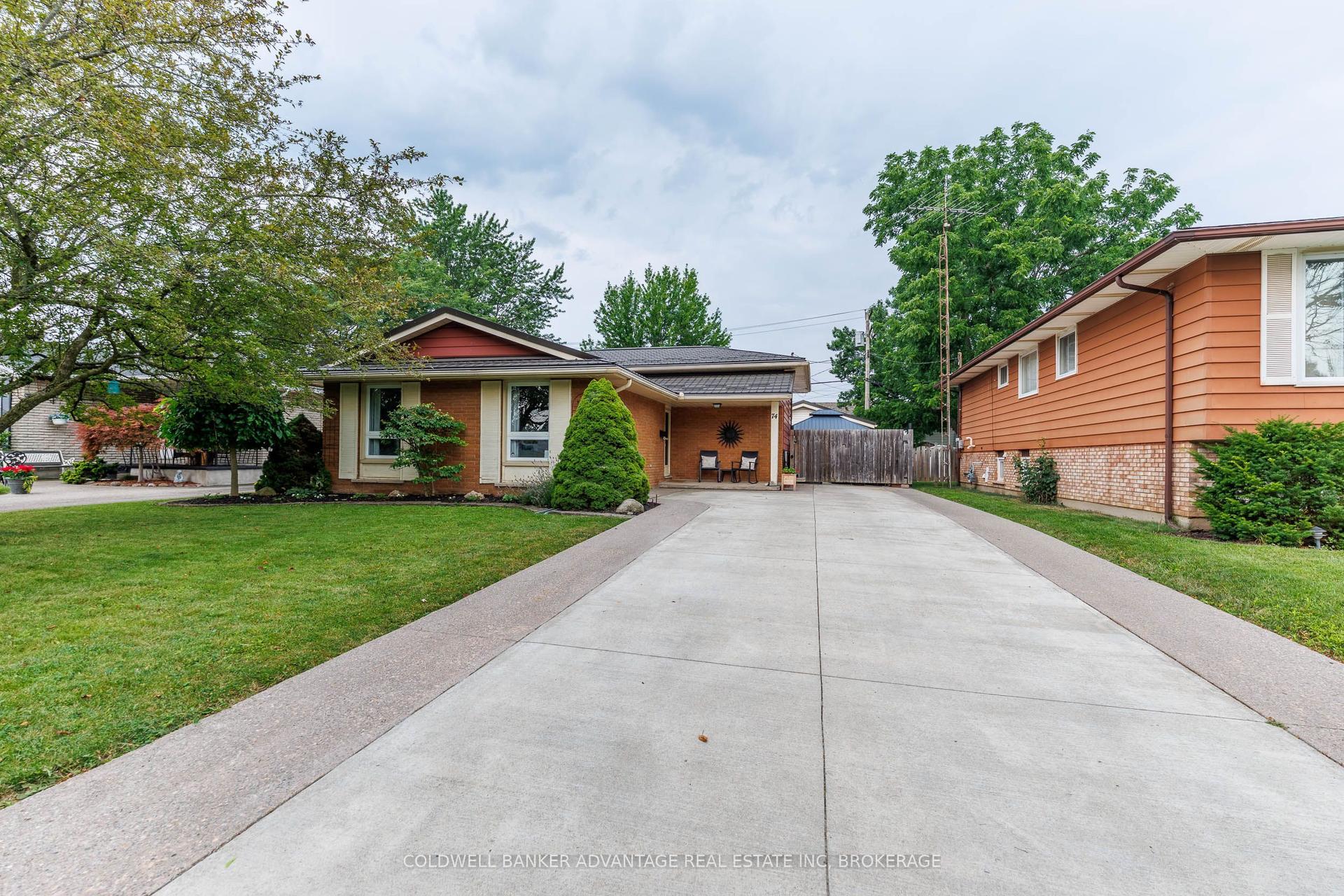 74 Pinehurst Drive, Welland — Detached for sale, photo 1