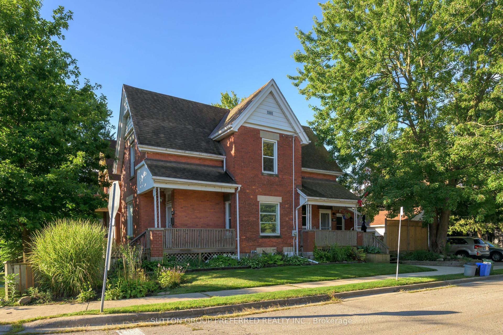 447 Woodman Avenue — photo 1