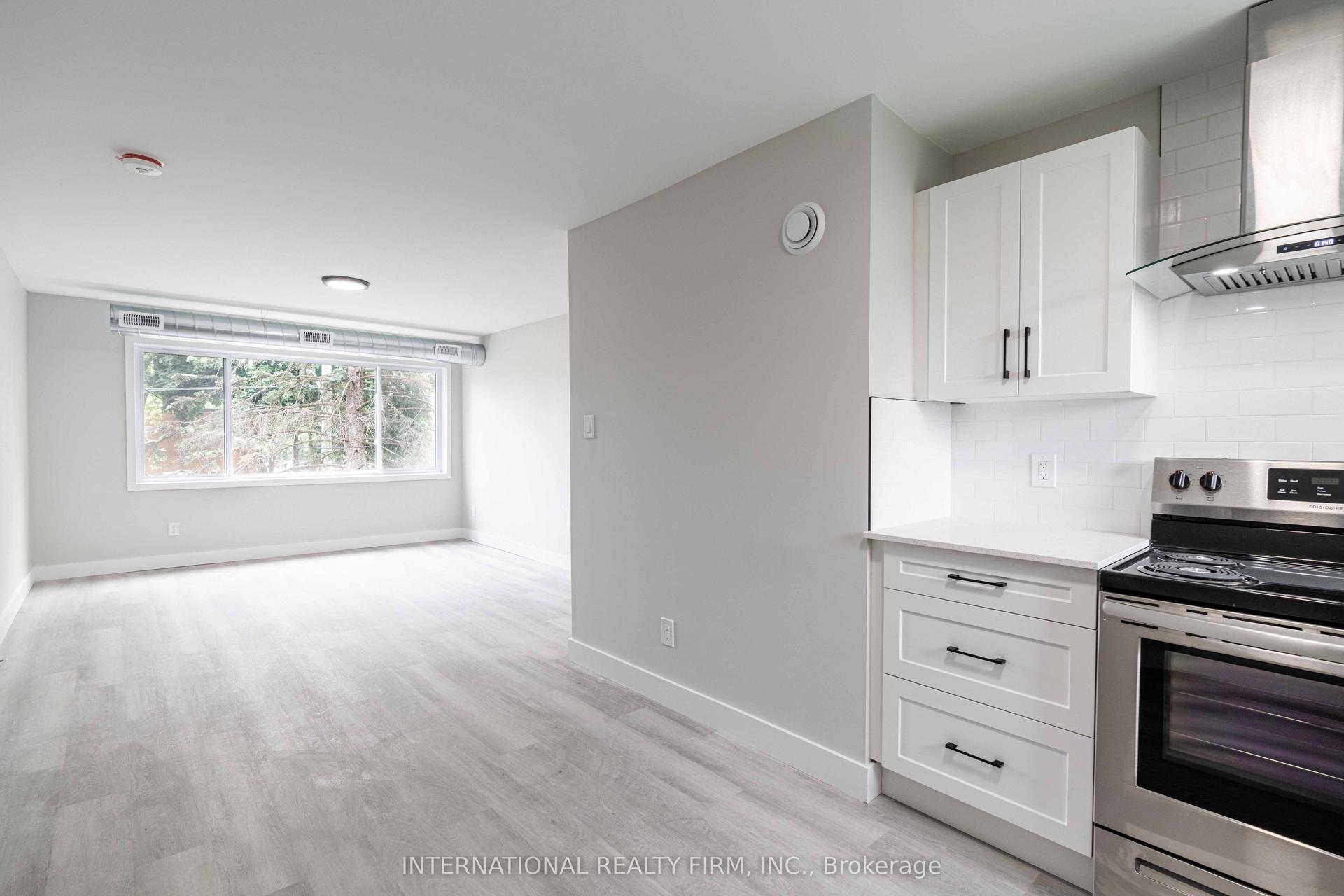 81 King Edward Avenue 4 #4, London South — Multiplex for lease, photo 1