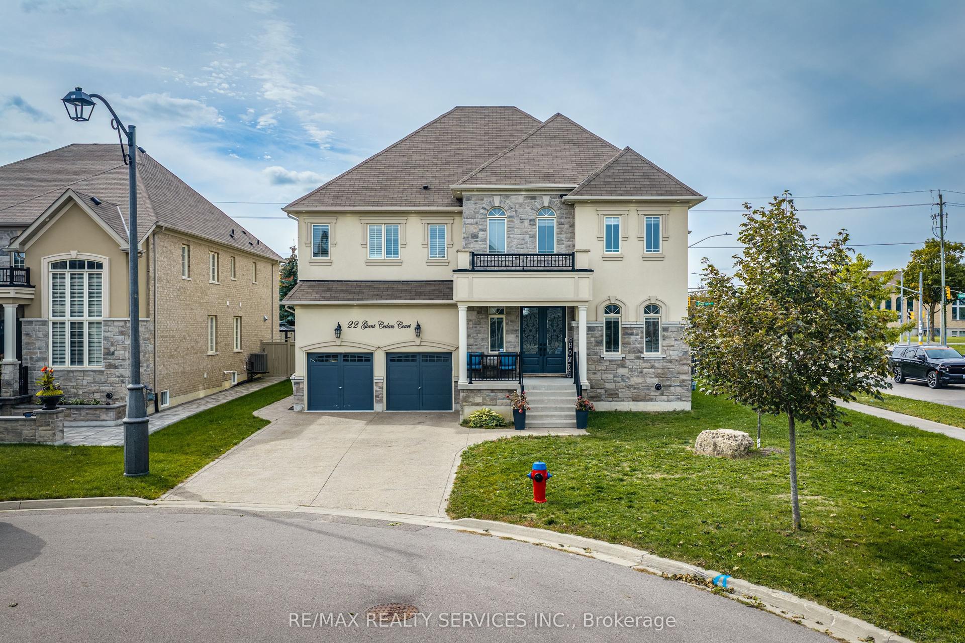22 Giant Cedars Court, King — Detached for sale, photo 1