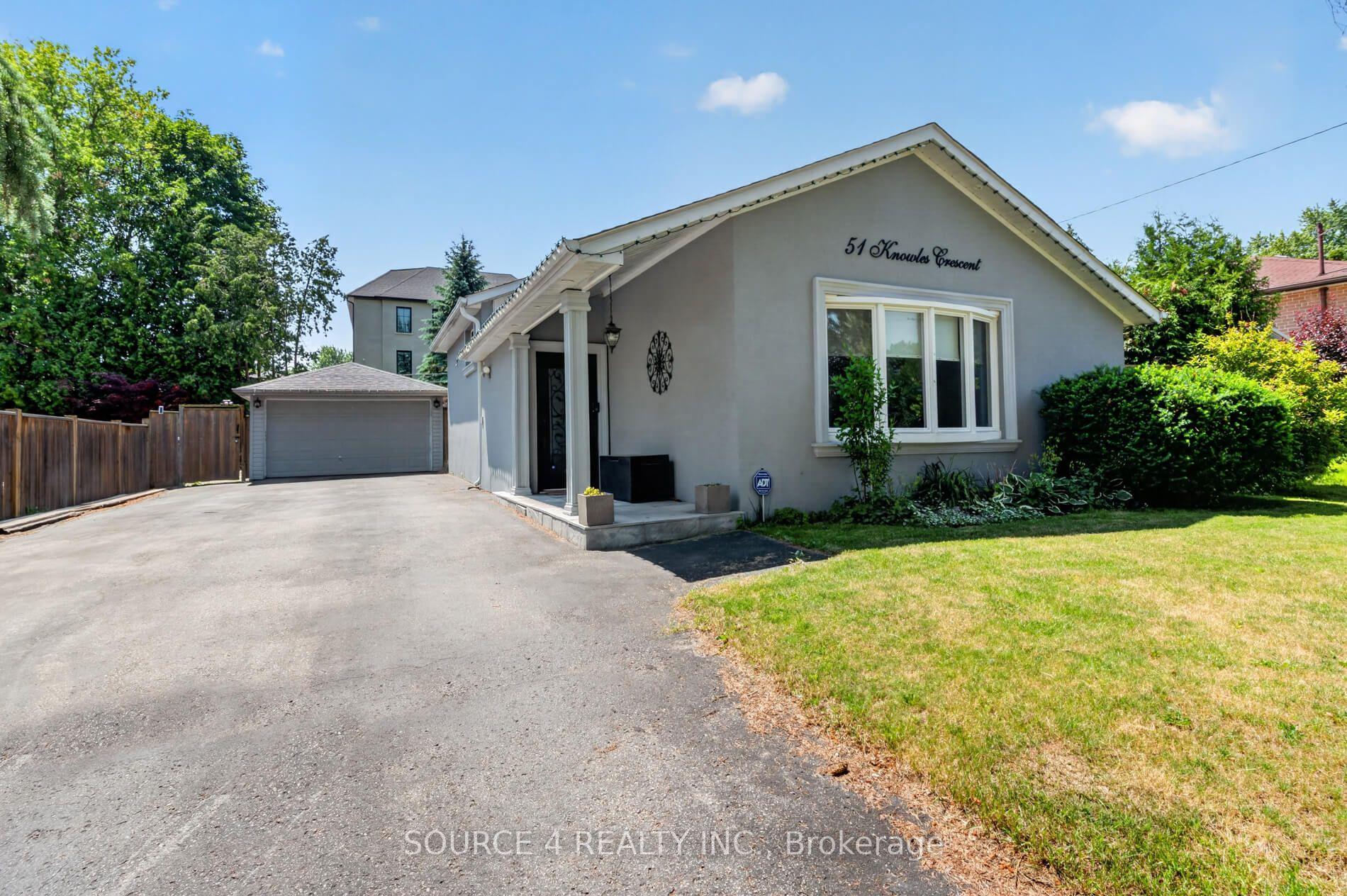 51 Knowles Crescent, Aurora — Detached for sale, photo 1