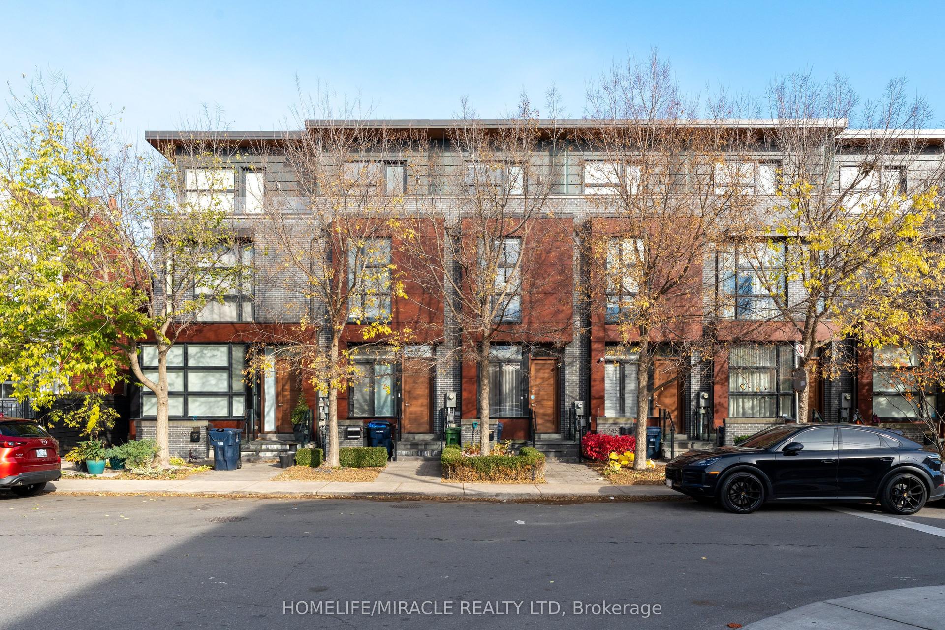 249 Claremont Street, Toronto — Townhouse for lease, photo 1