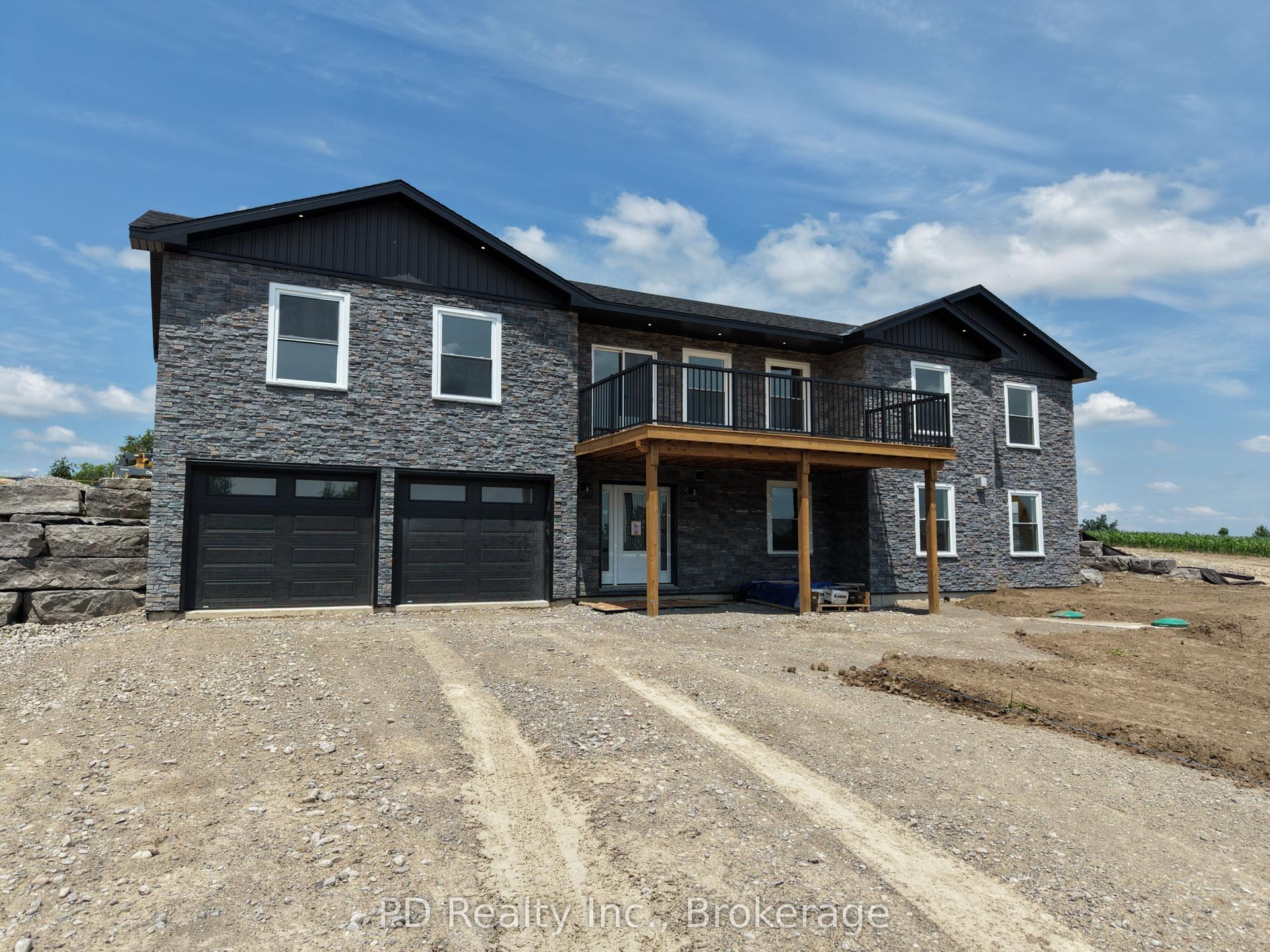 2467 Queen Mary Street, Cavan Monaghan — Detached for sale, photo 1