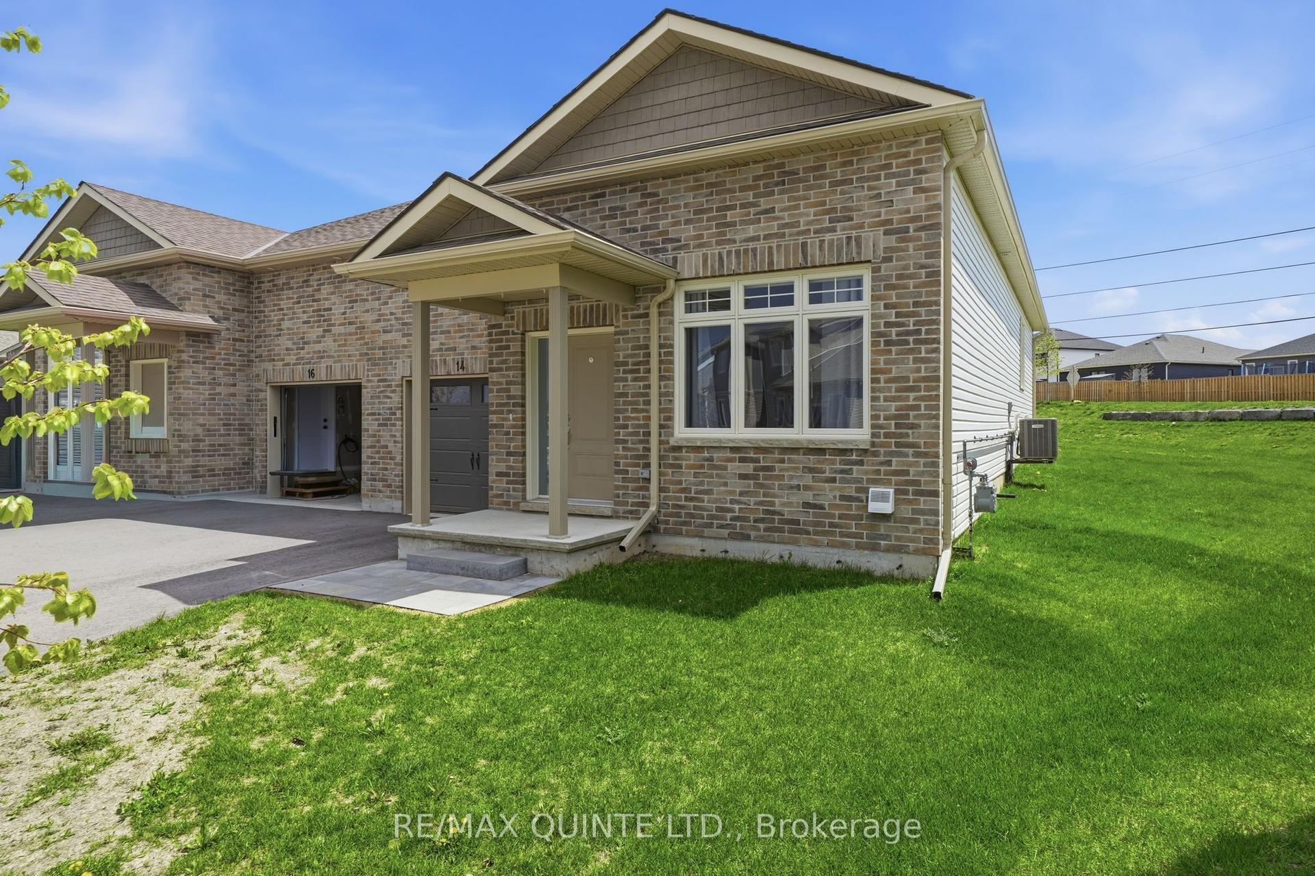 14 Campbell Crescent — photo 1