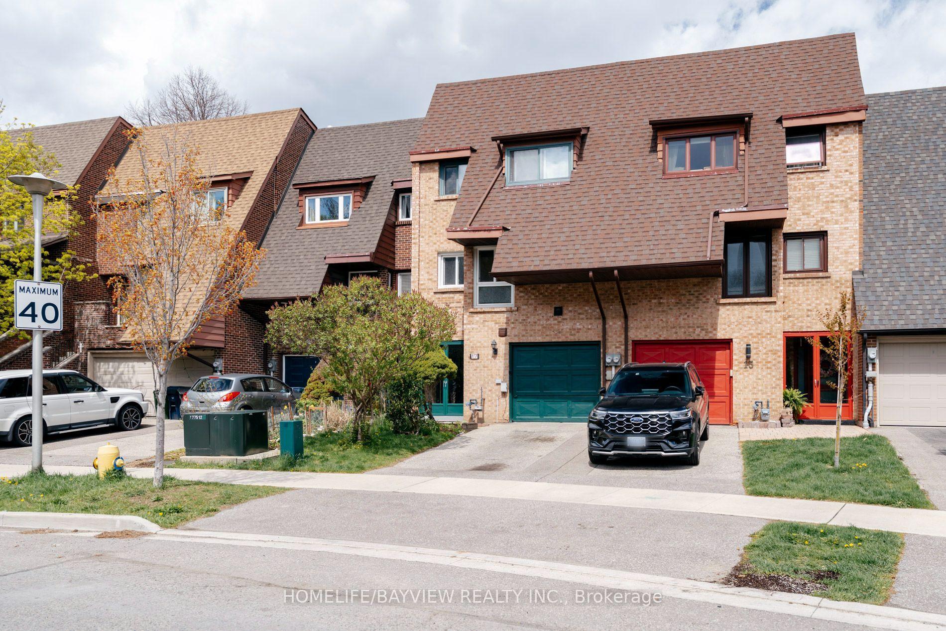 17 Stoneham Road, Toronto — Townhouse for lease, photo 1