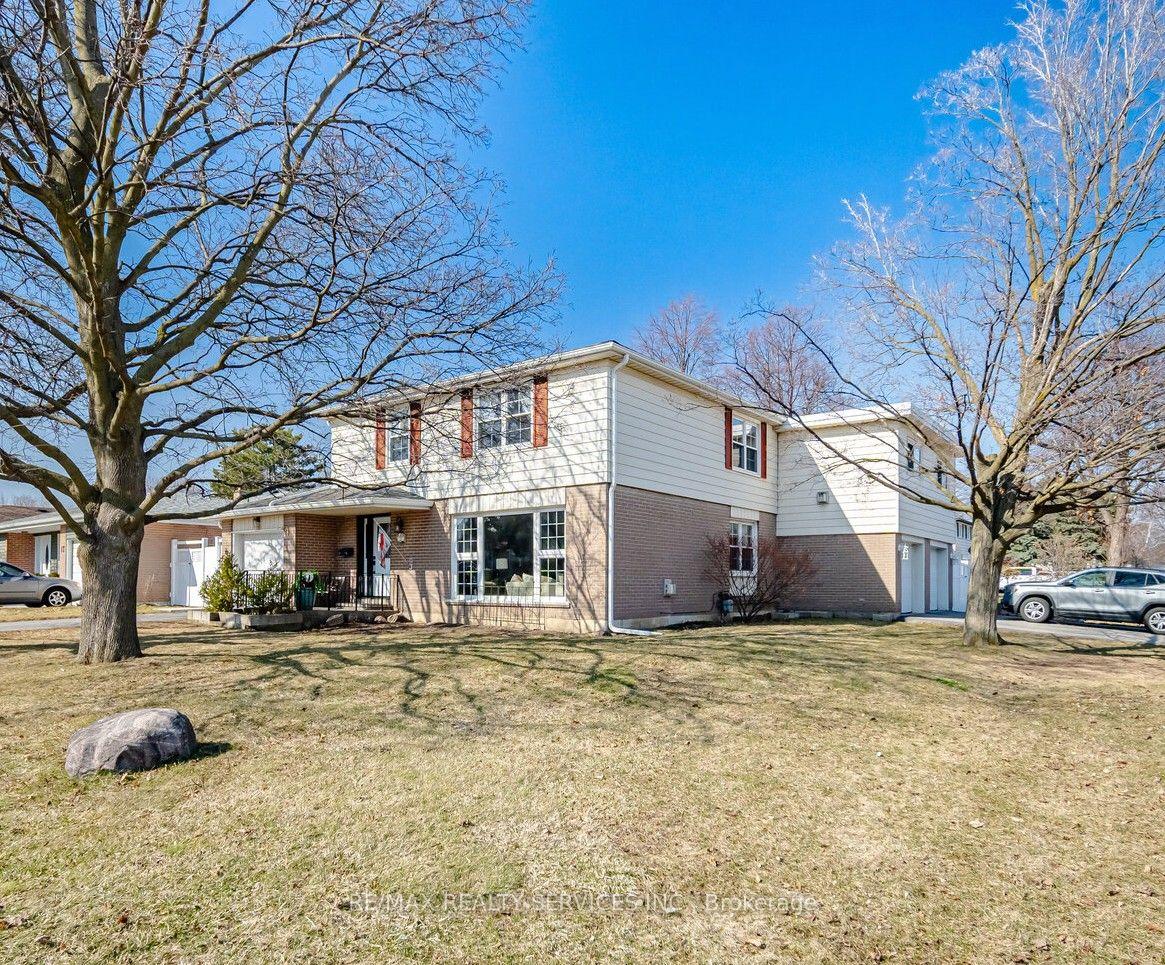 15 Braemar Drive, Brampton — Detached for sale, photo 1