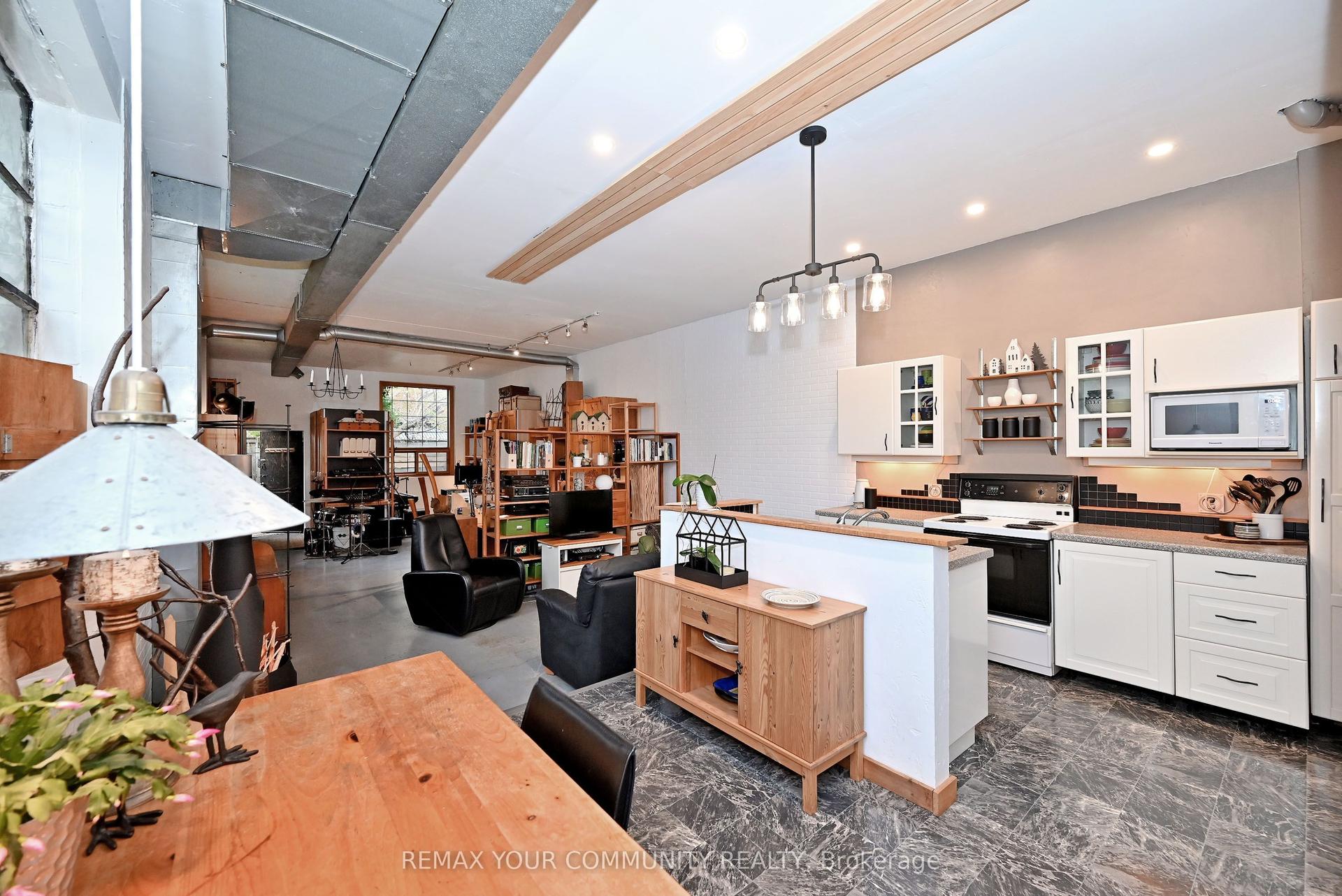 20 Lucy Avenue, Toronto — Detached for sale, photo 1