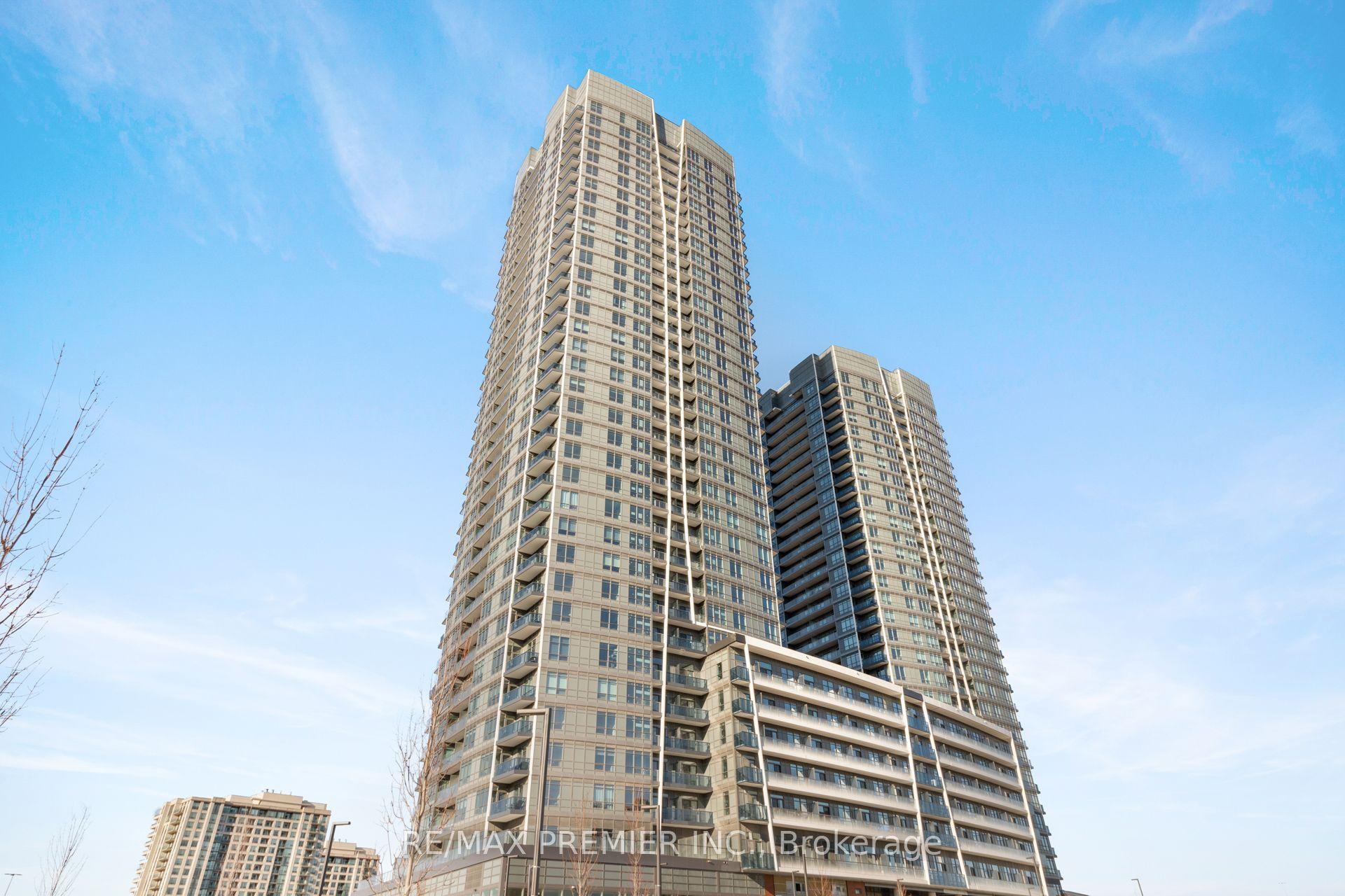 30 Upper Mall Way 909 #909 — photo 1