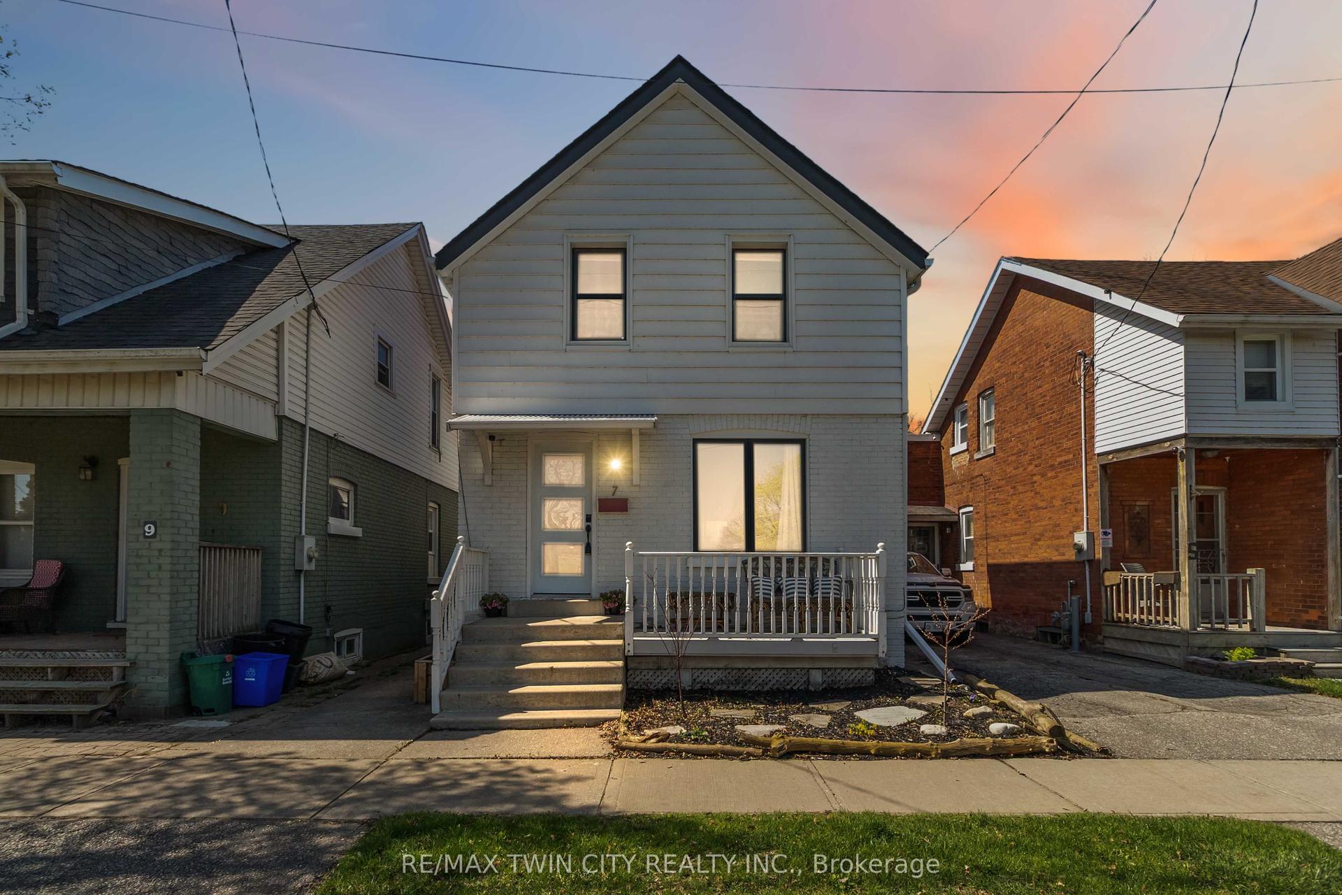 7 Ontario Street — photo 1